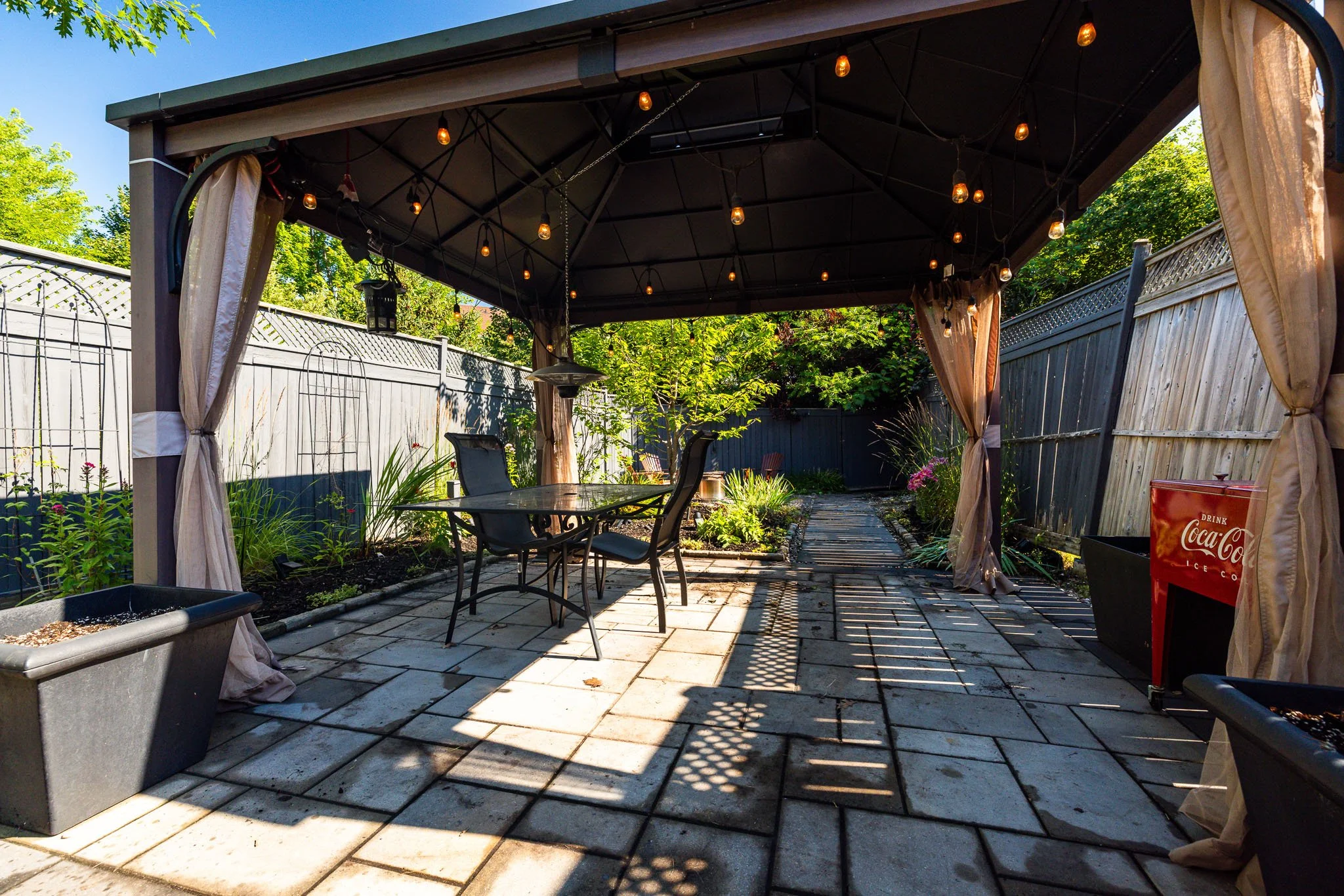 24 Kalbrook_backyard_0012.jpg