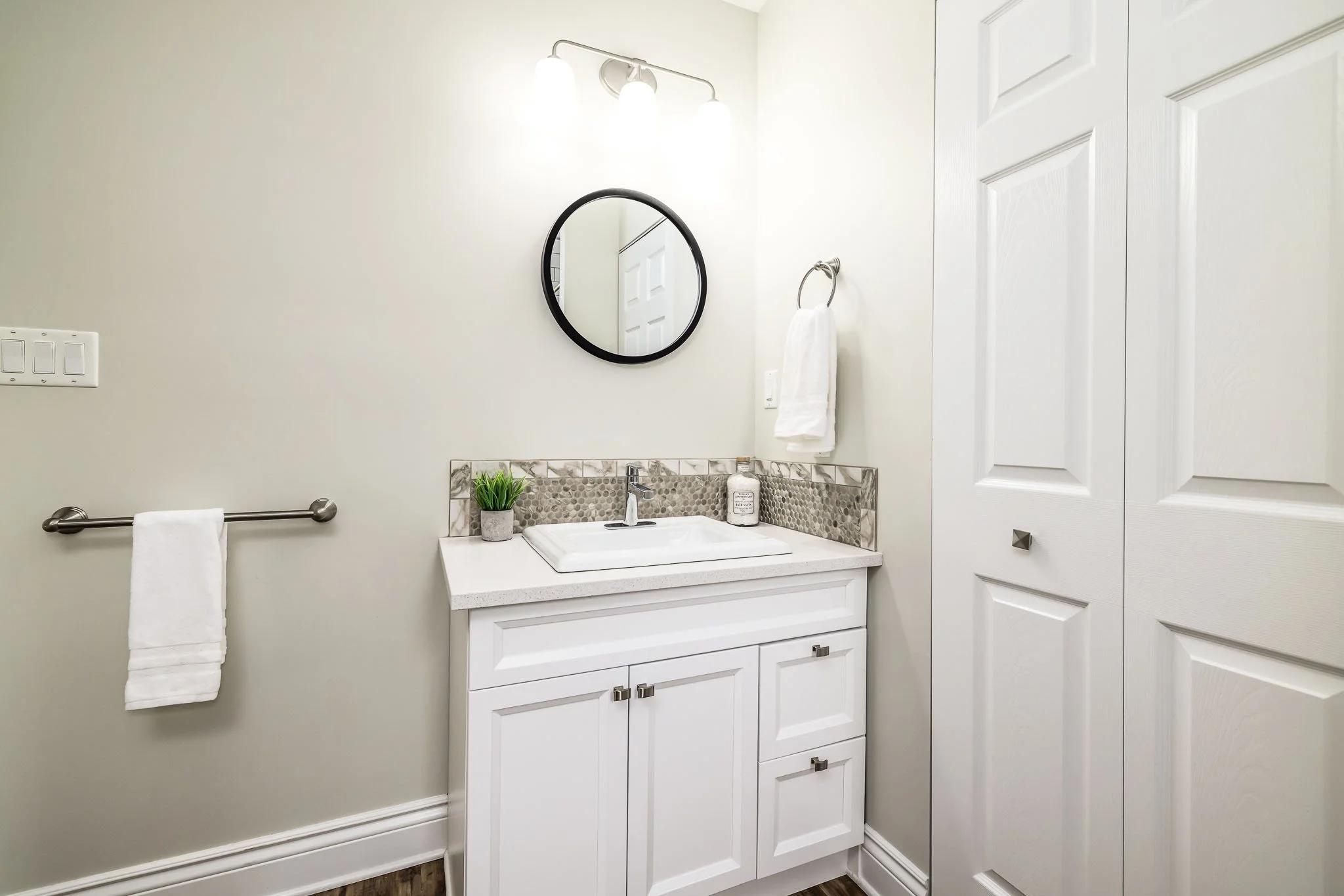 318 Main St W_052.jpg