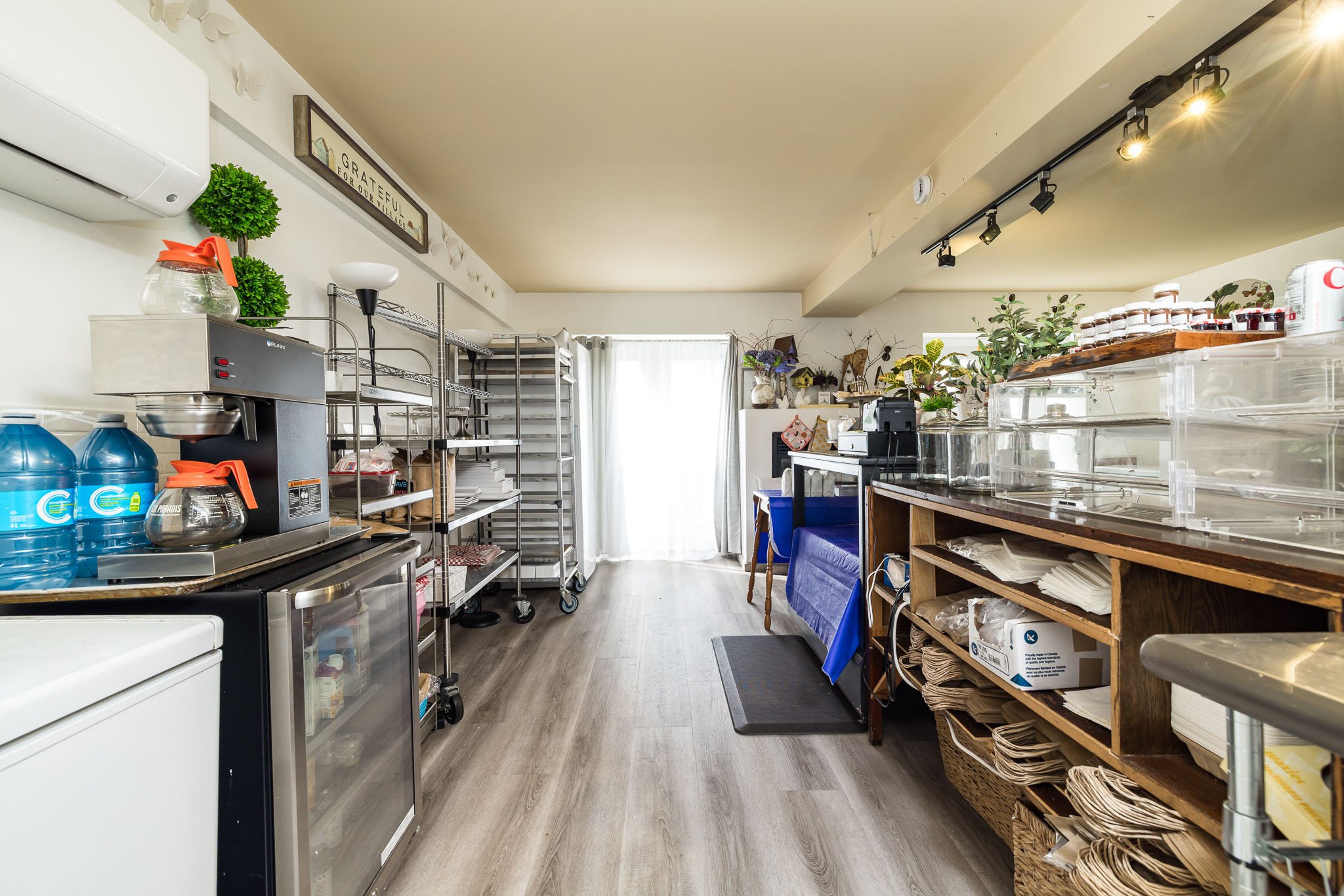 318 Main St W_023.jpg