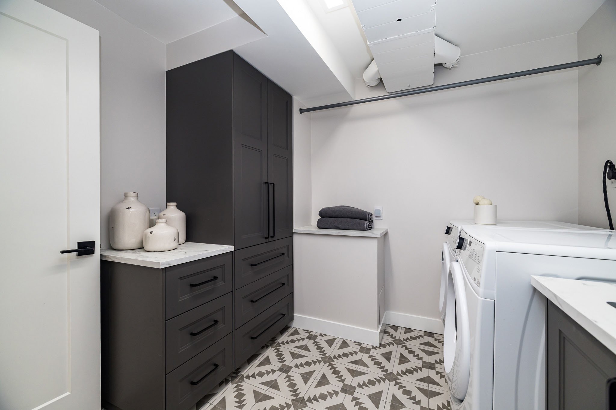 6066 Ridgelea_059.jpg