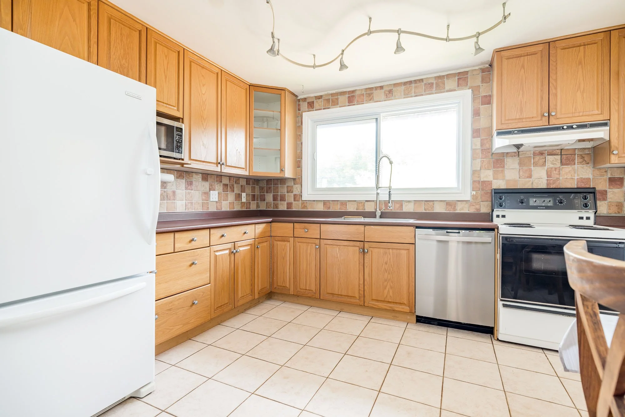 2740 Moncton_015.jpg
