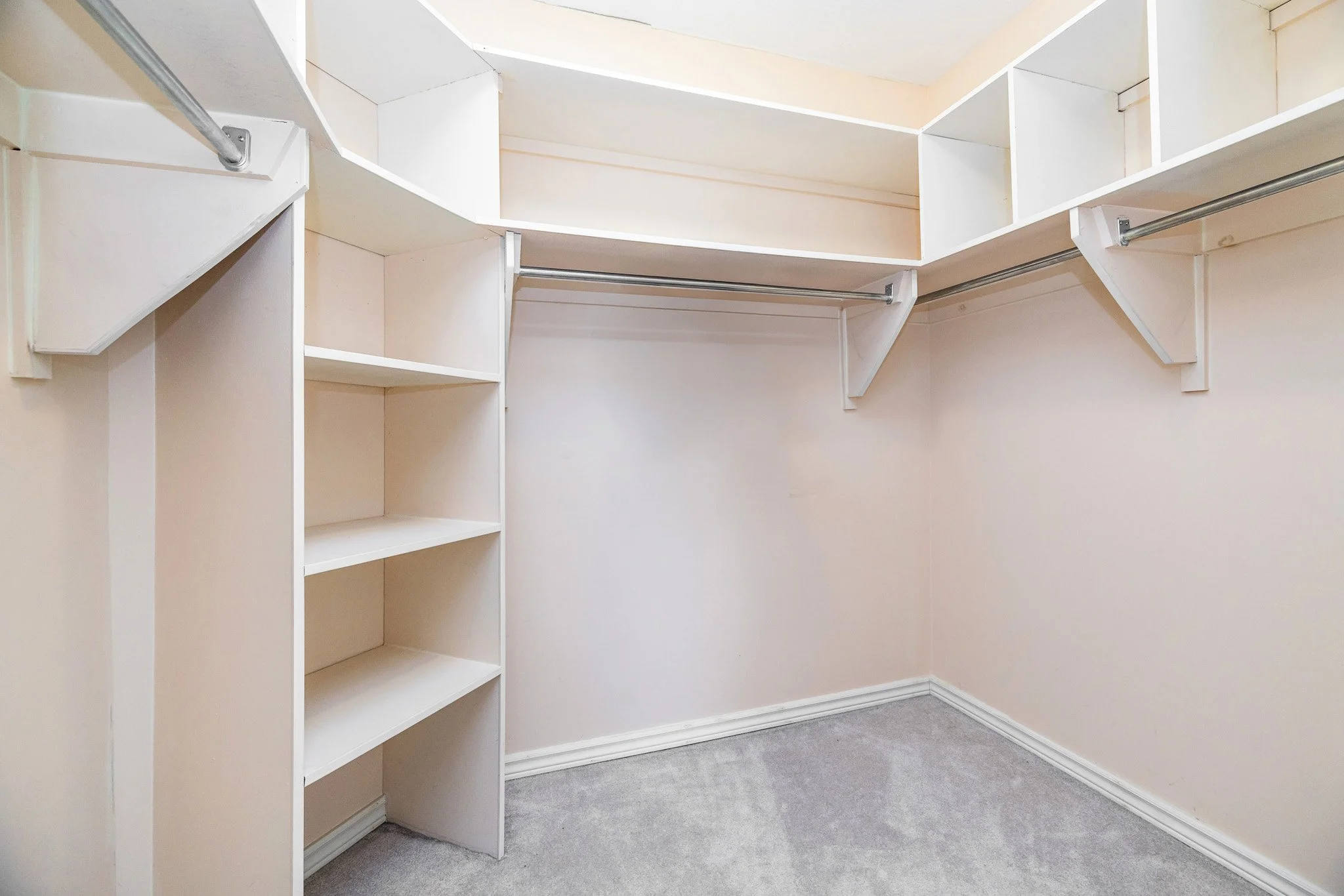 375 River Ridge_062.jpg