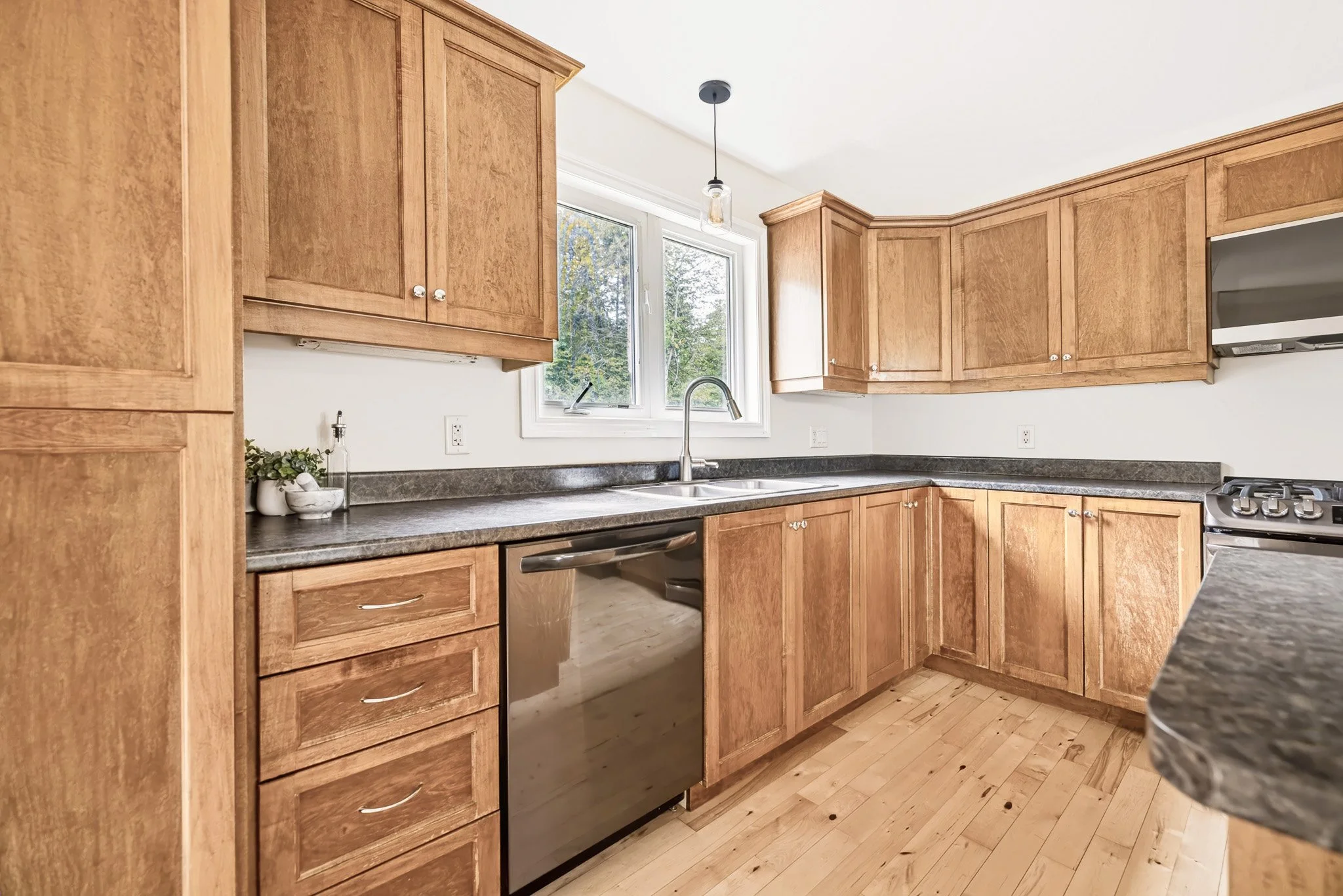 44 Meadowglen_0025.jpg