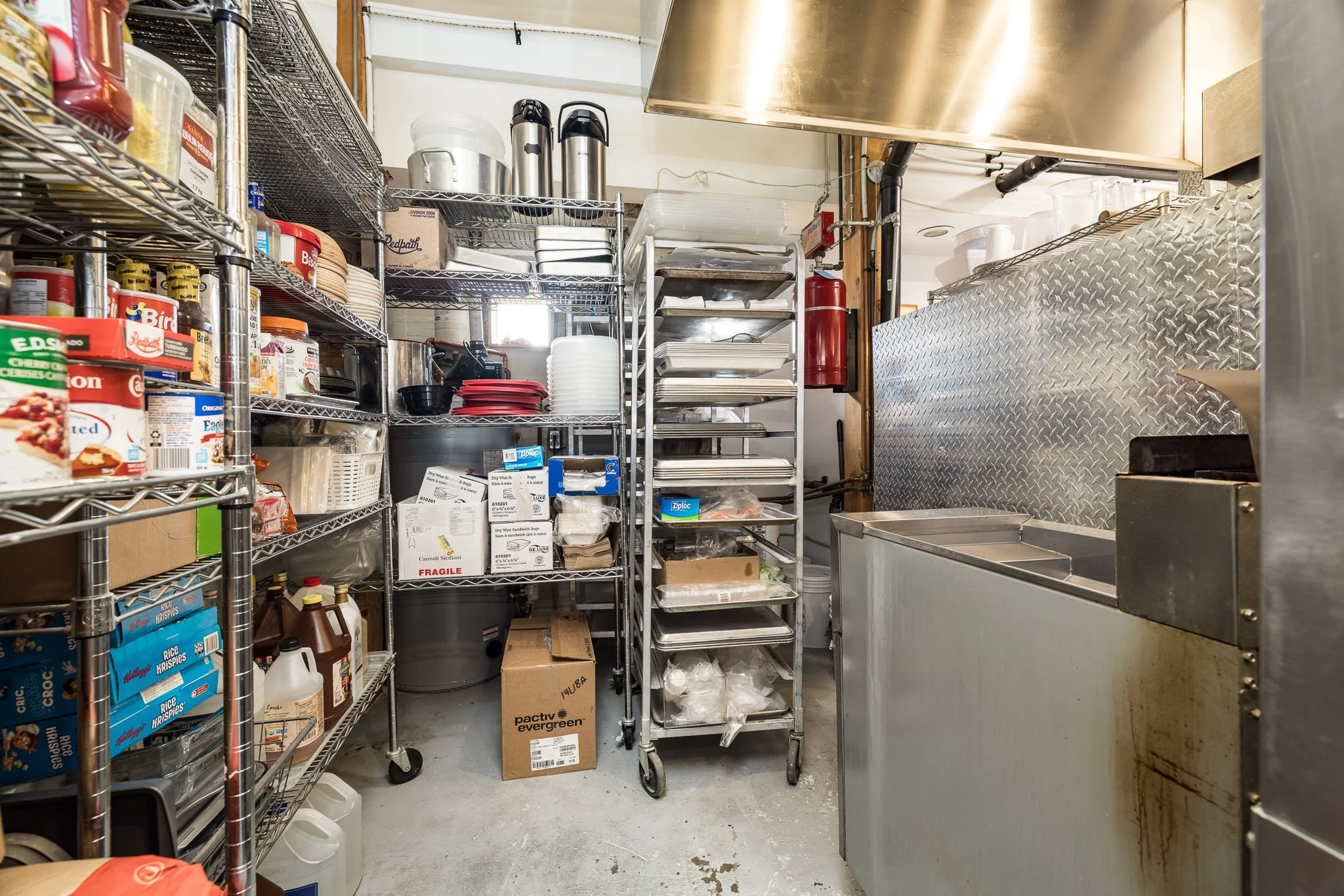 318 Main St W_033.jpg