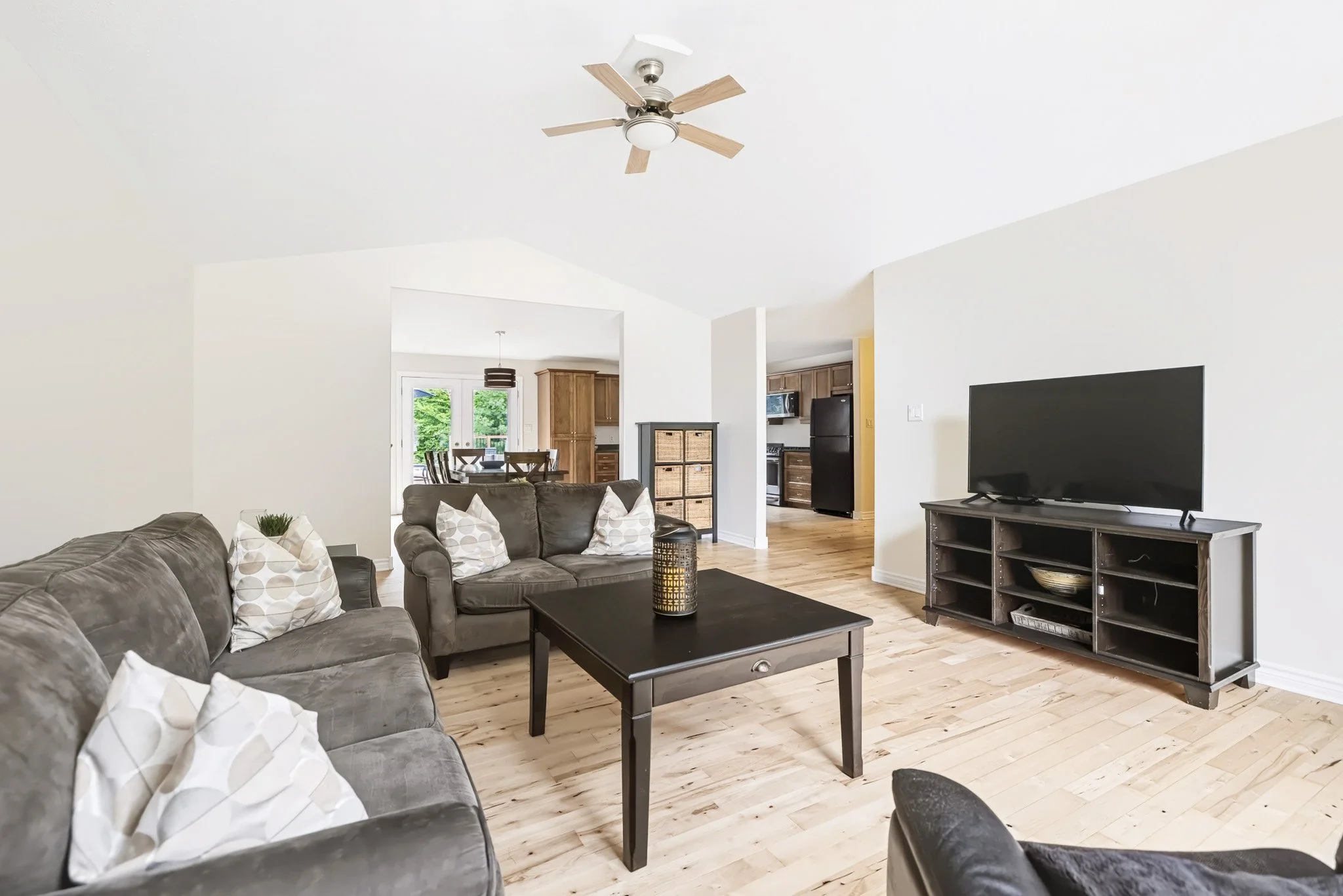 44 Meadowglen_0019.jpg