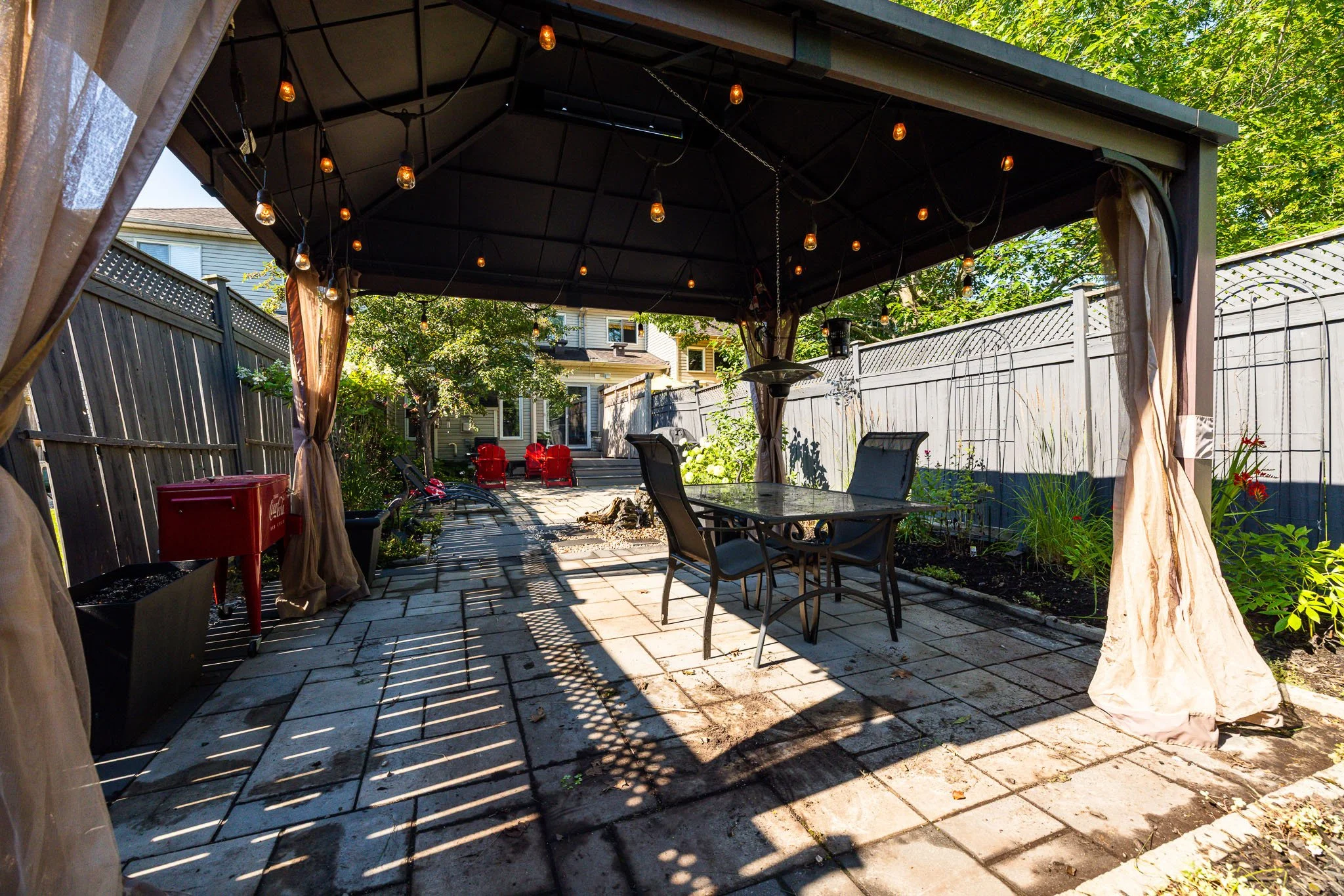 24 Kalbrook_backyard_0013.jpg
