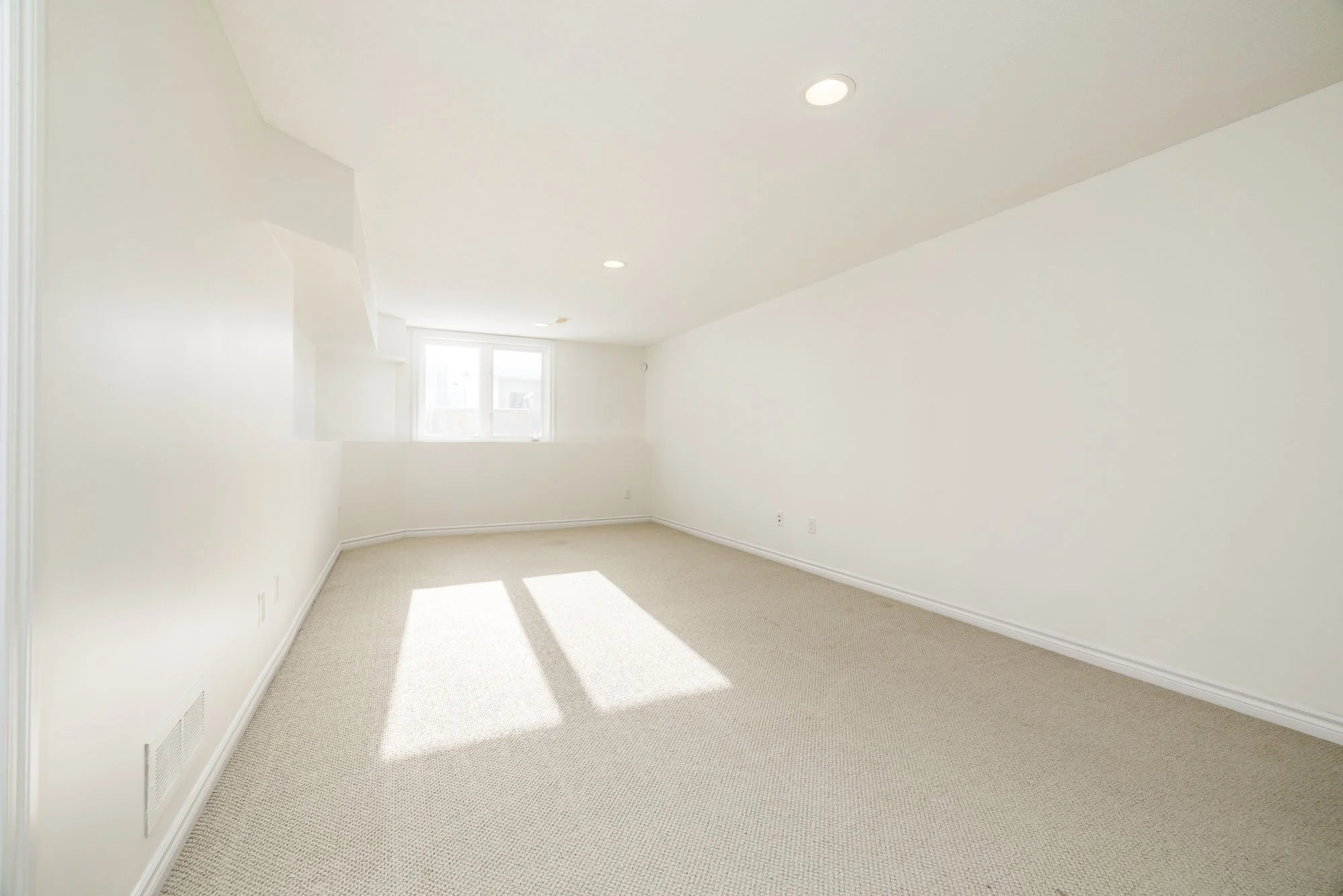 344 Kingbrook_045.jpg