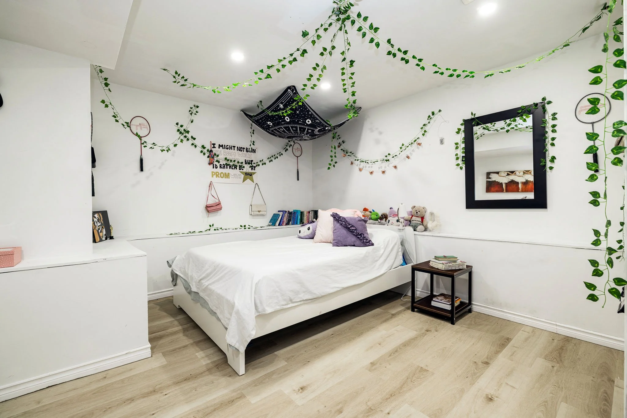 1052 Notre Dame_036.jpg