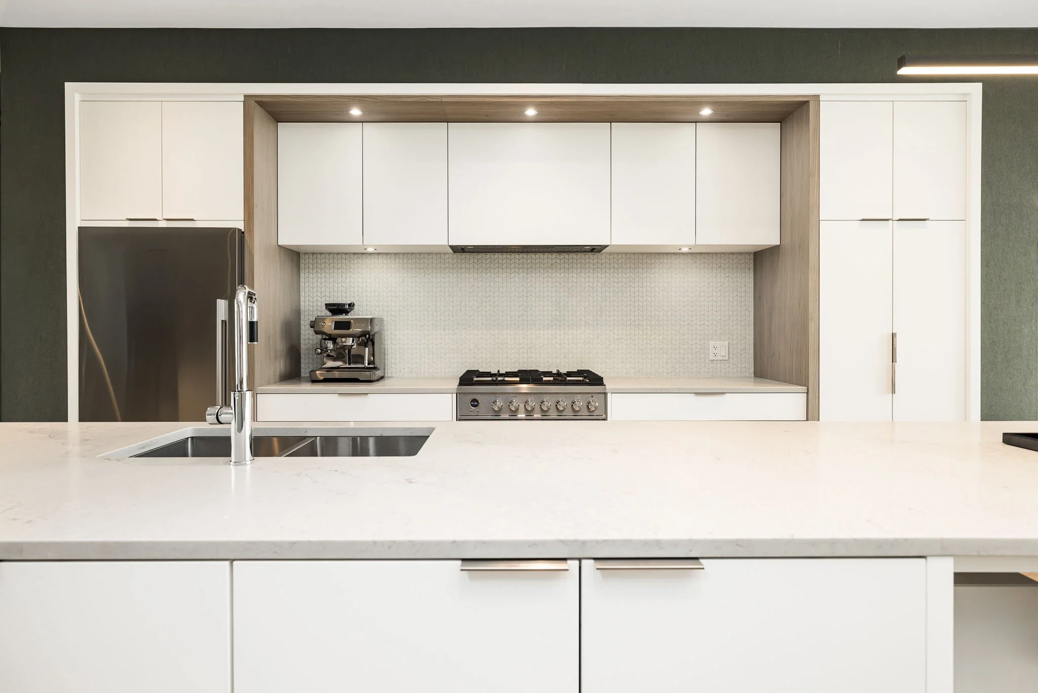 330 Kenwood_023.jpg