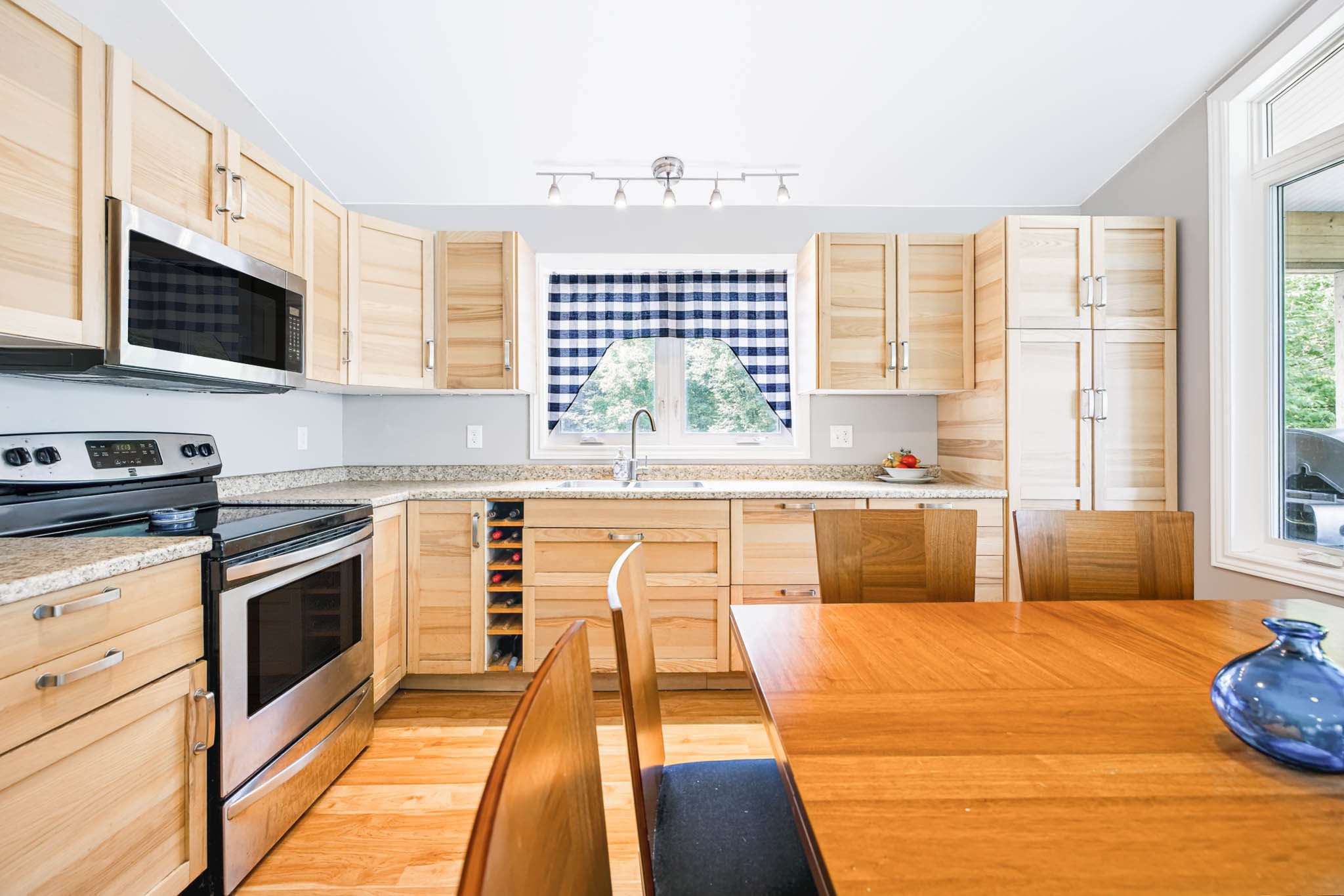 688 Dewitt_0029.jpg