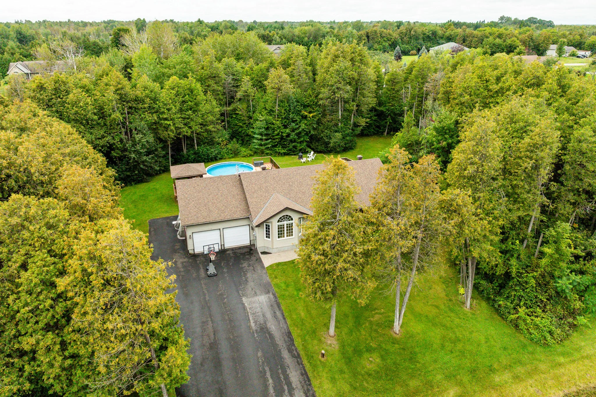 44 Meadowglen_0006.jpg