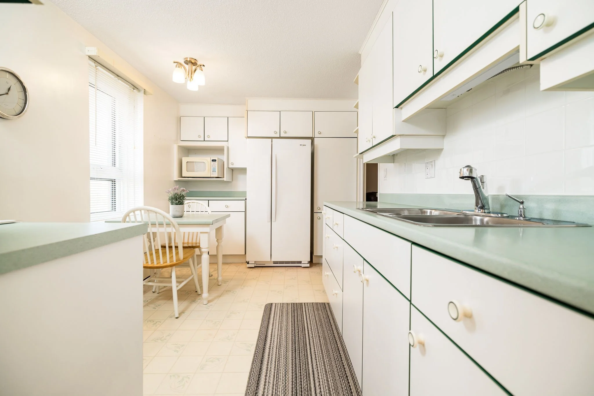 1356 Meadowlands 701_022.jpg