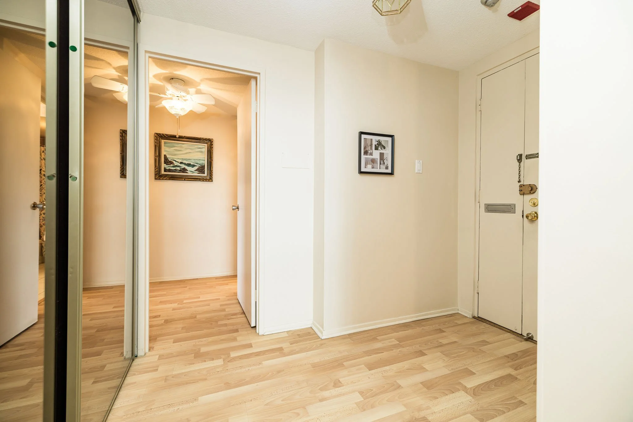 1356 Meadowlands 701_028.jpg