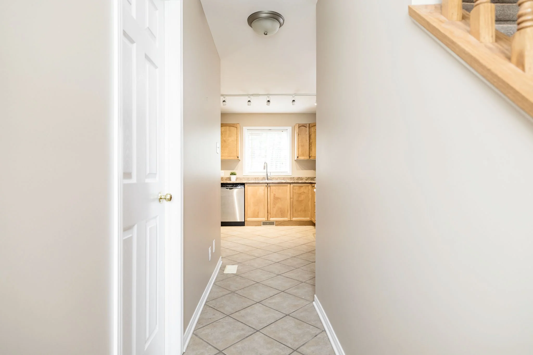 318 Main St E_025.jpg