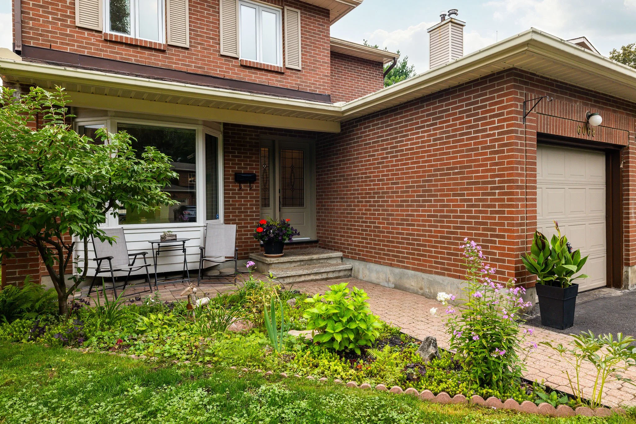 6068 Ridgelea_0009.jpg