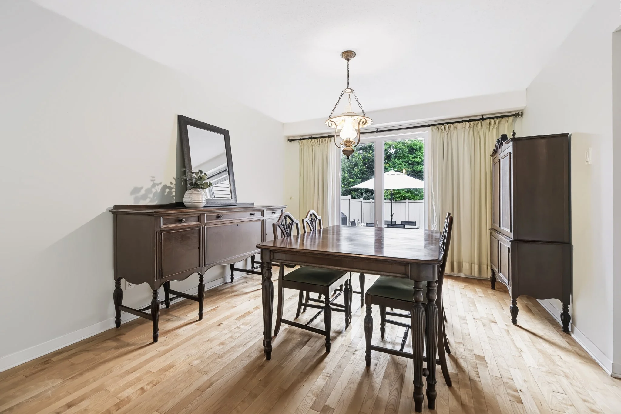 6068 Ridgelea_0019.jpg