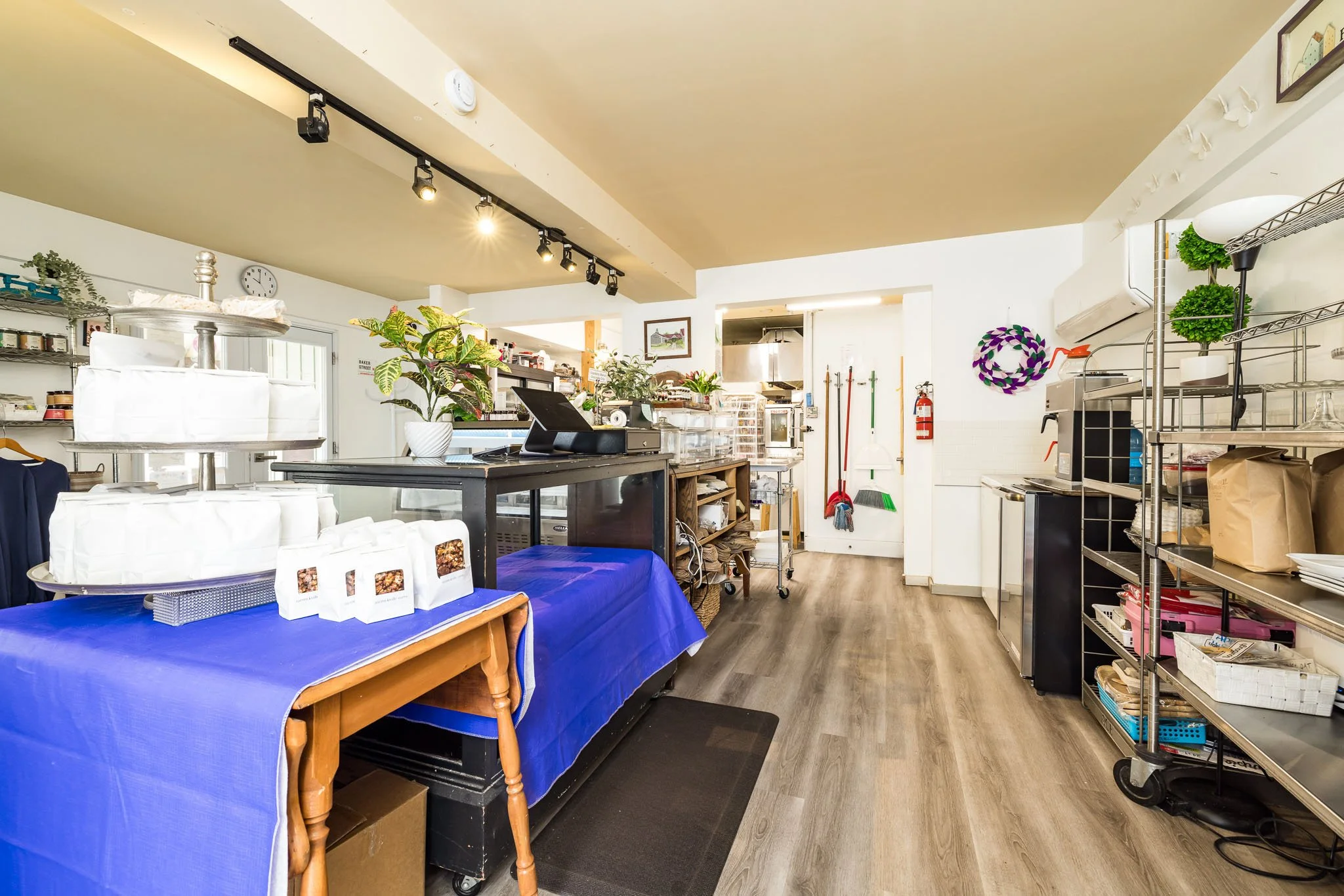 318 Main St W_022.jpg