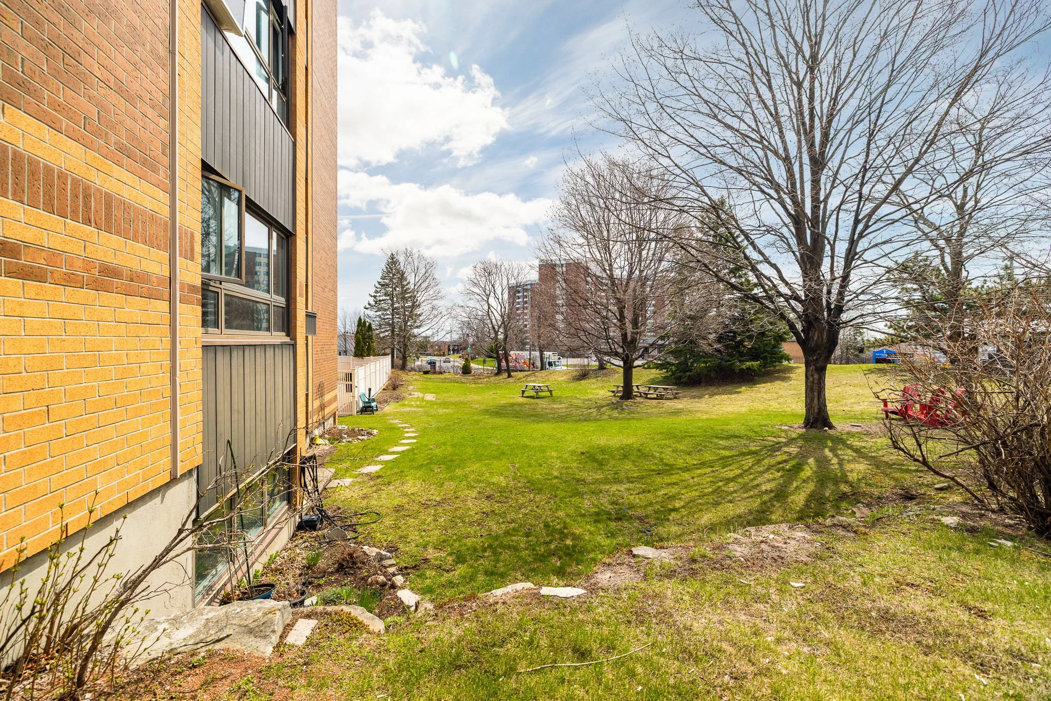 1356 Meadowlands 701_039.jpg