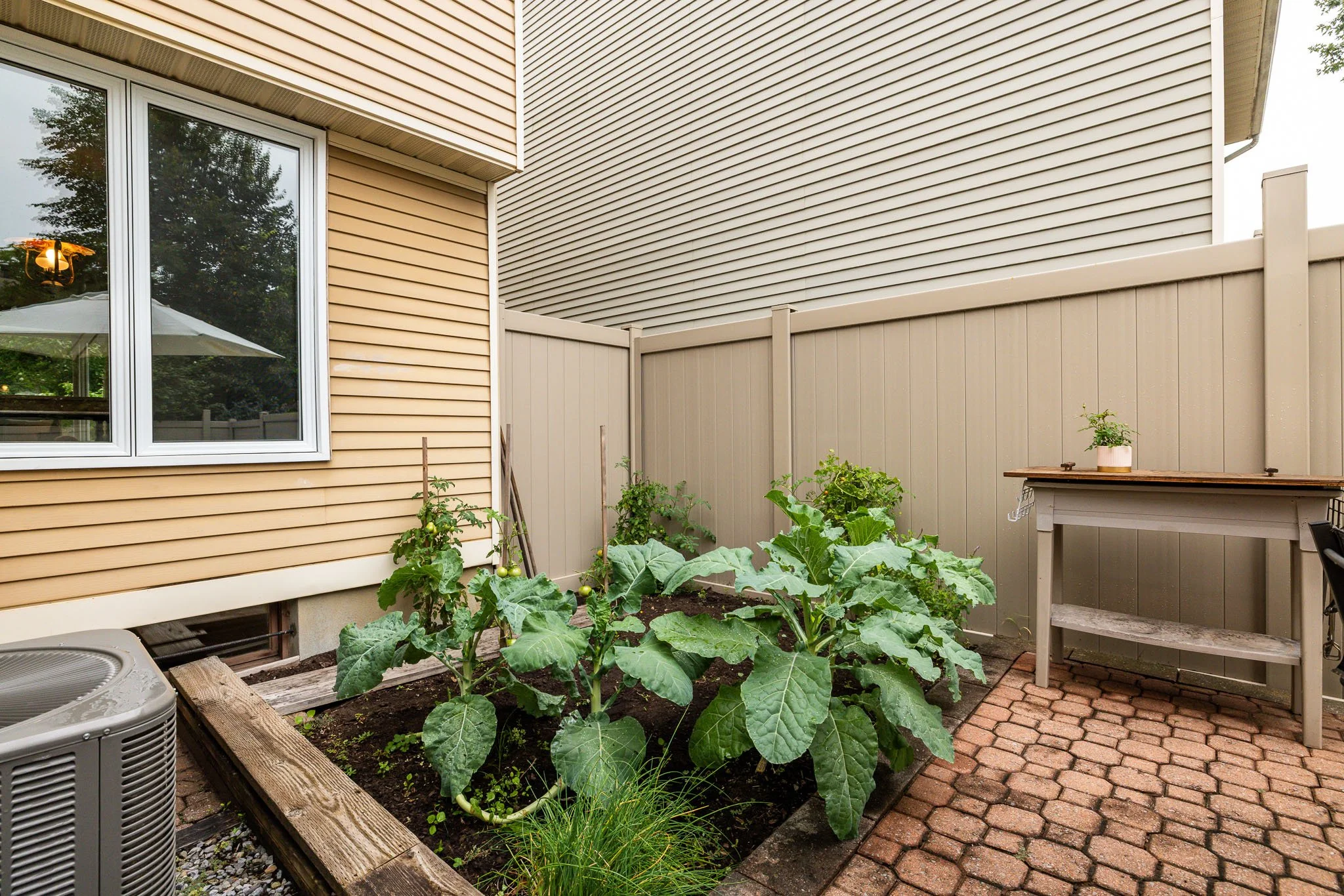 6068 Ridgelea_0063.jpg