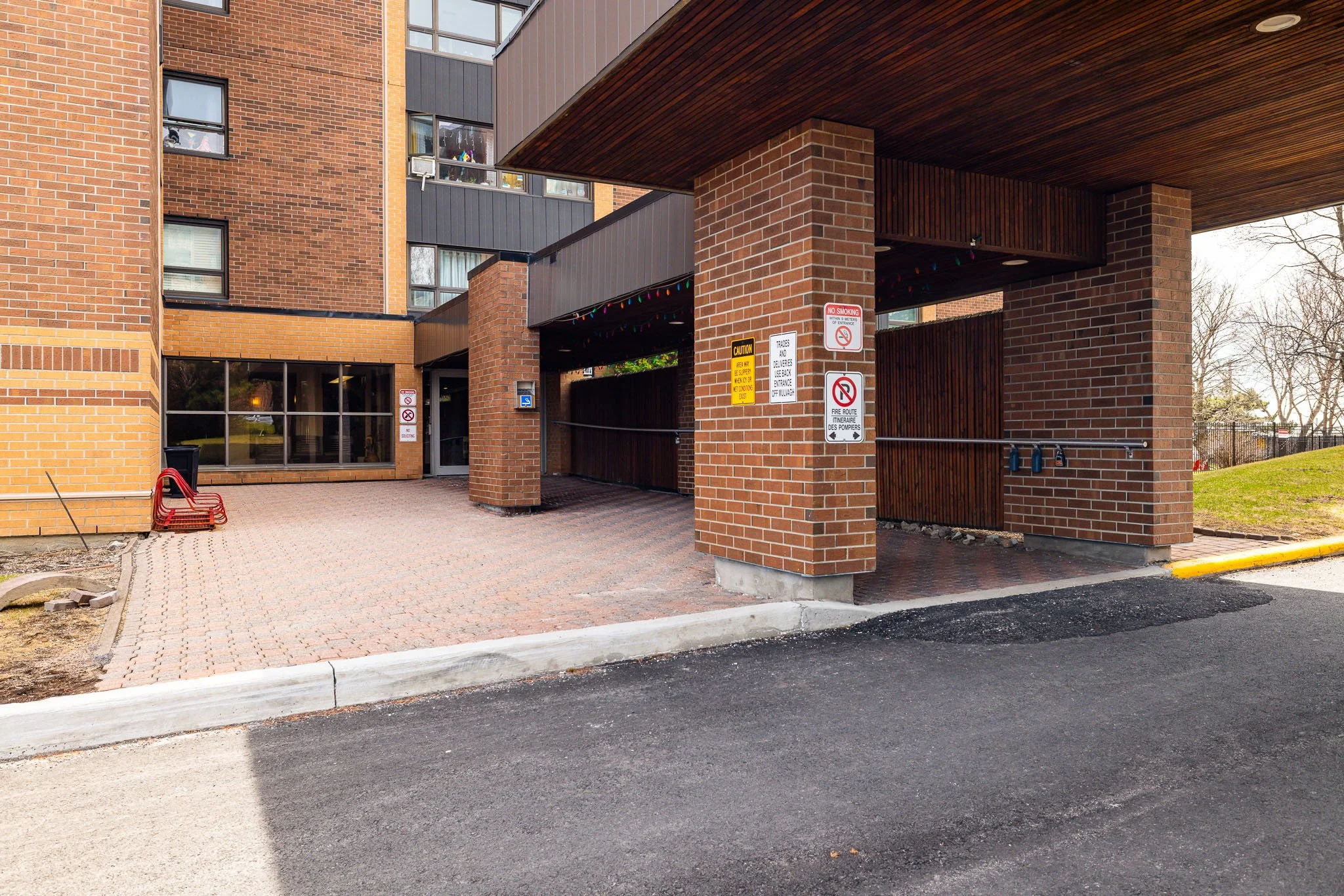 1356 Meadowlands 701_006.jpg