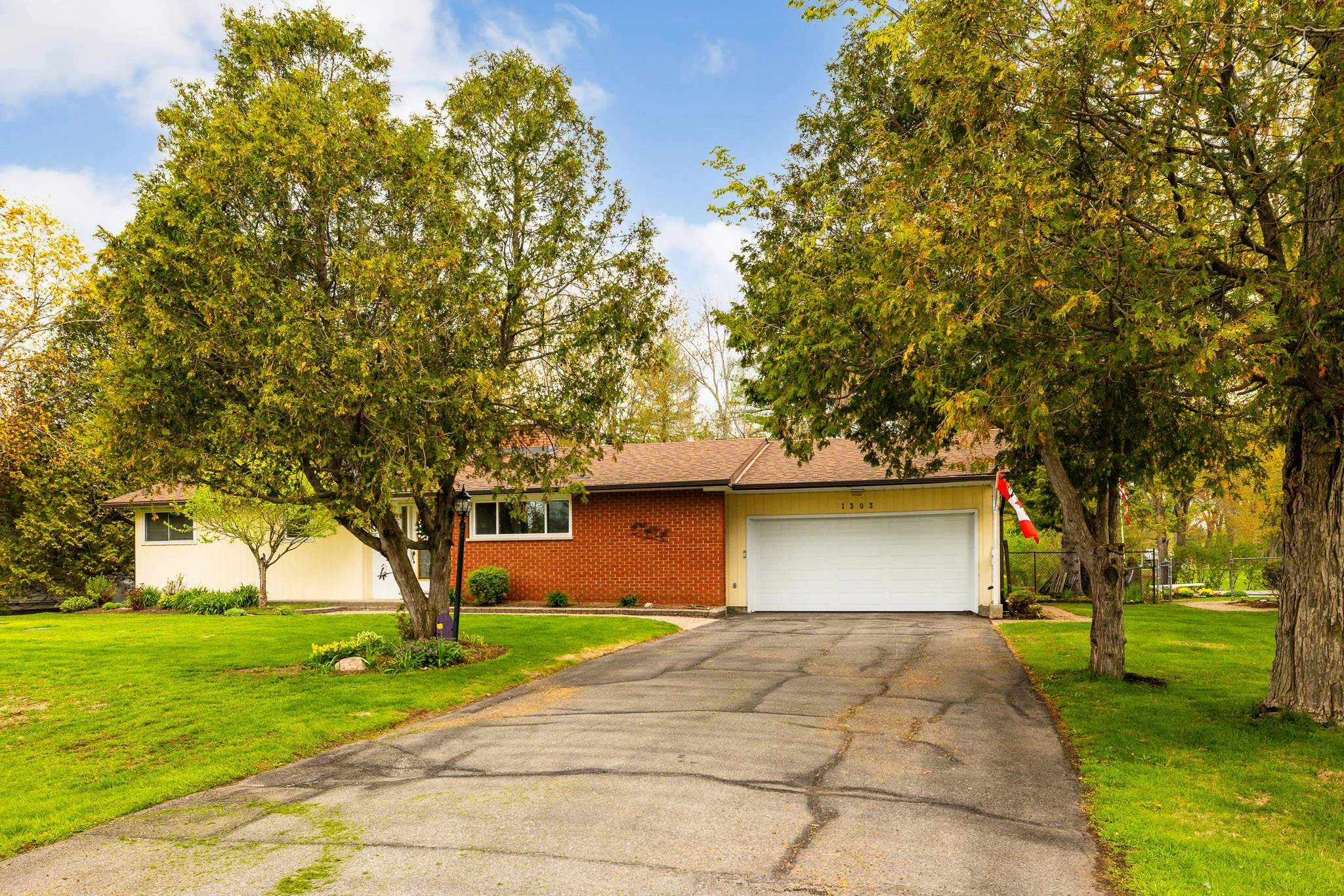 1303 Fairway_ext_009.jpg