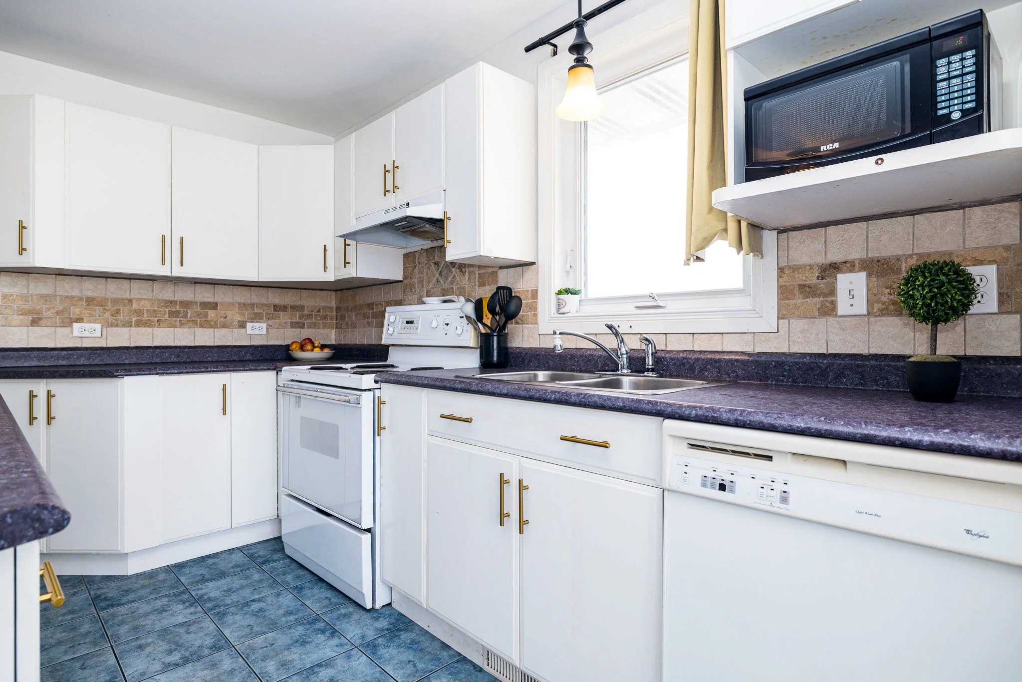 1052 Notre Dame_014.jpg