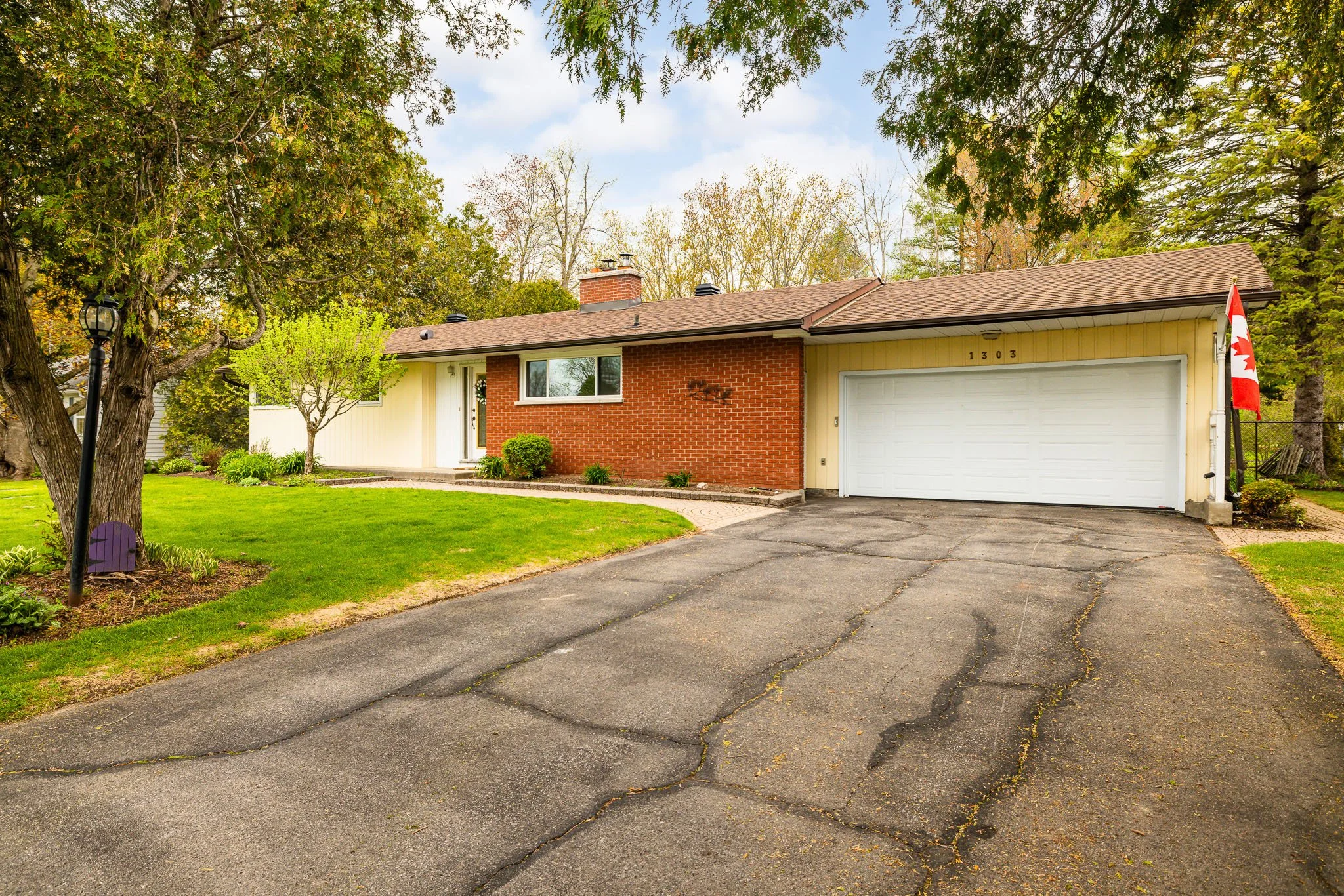 1303 Fairway_ext_010.jpg