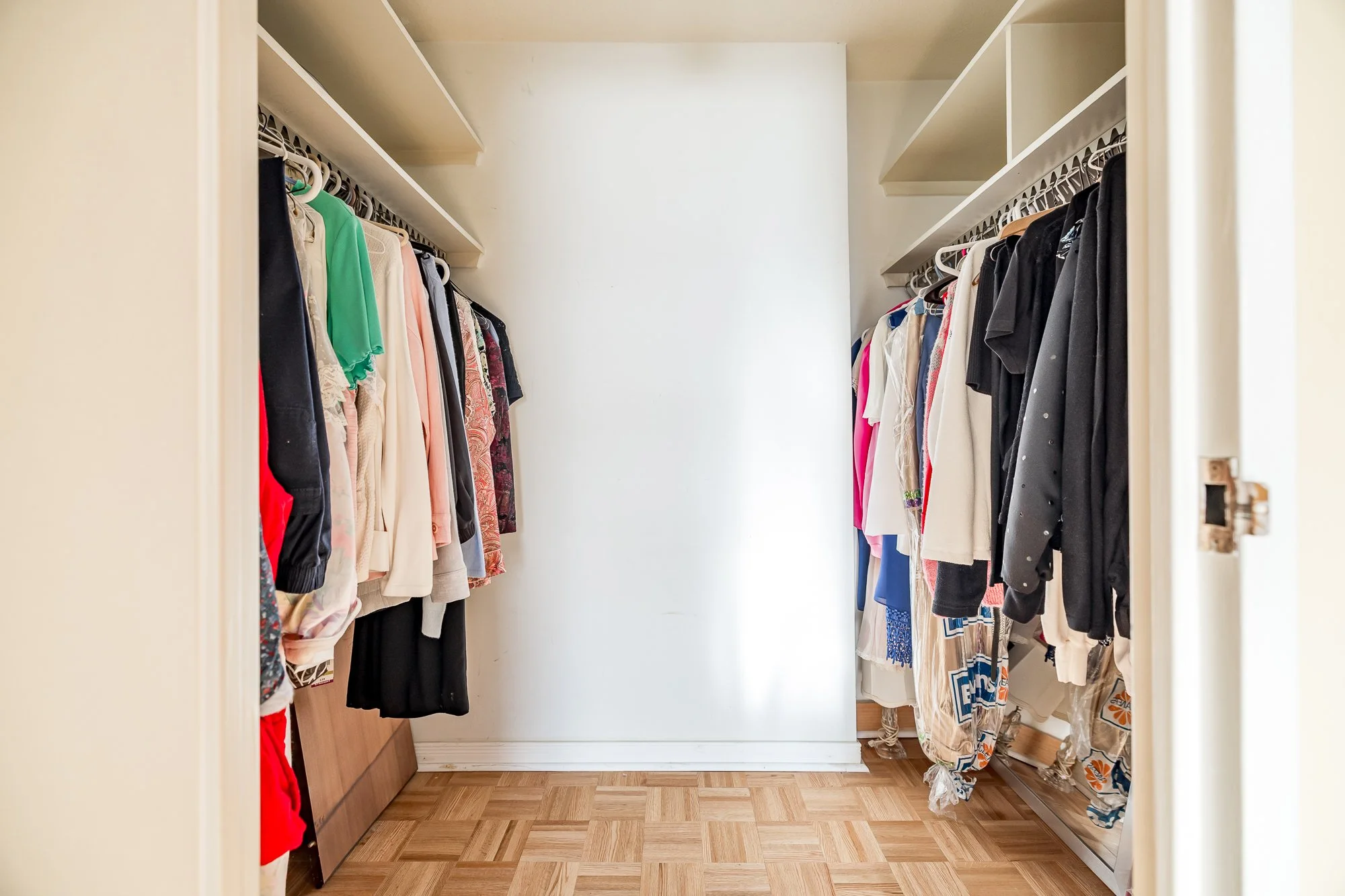 1356 Meadowlands 204_030.jpg