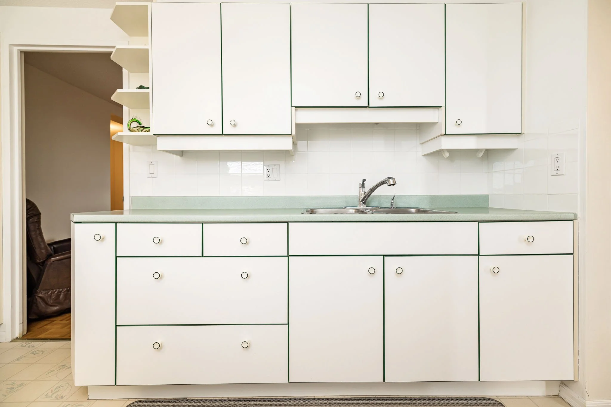 1356 Meadowlands 701_026.jpg