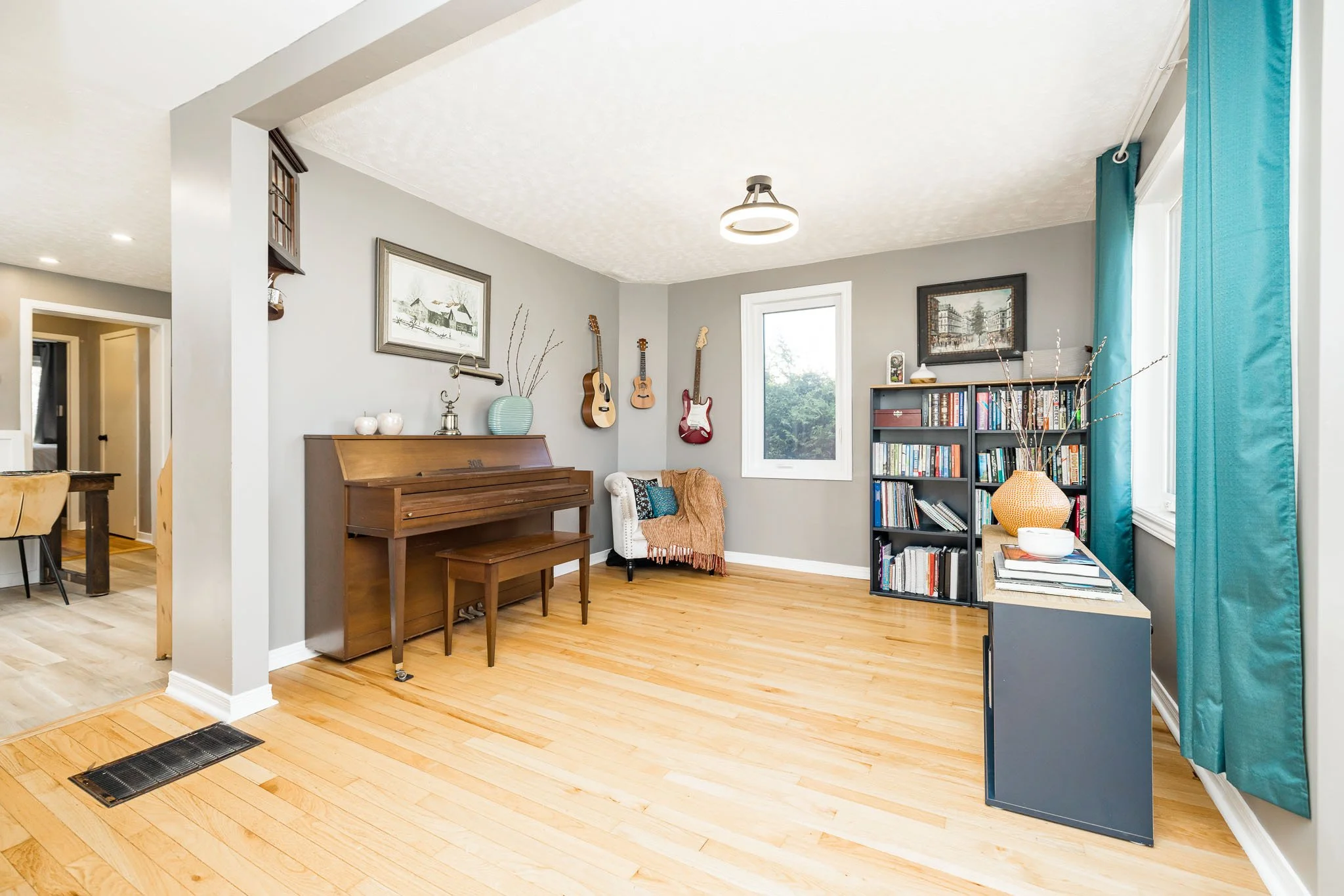 308 St George St_008-Edit-2.jpg