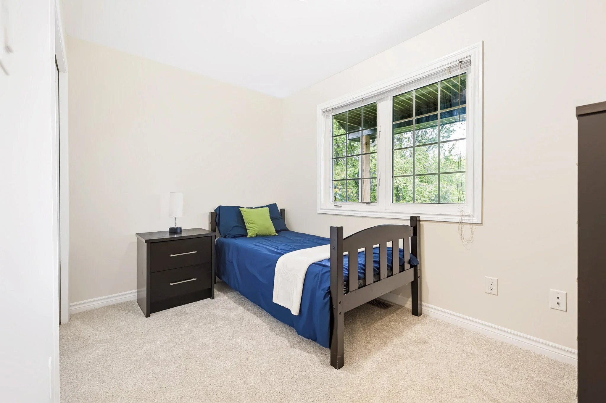 44 Meadowglen_0039.jpg