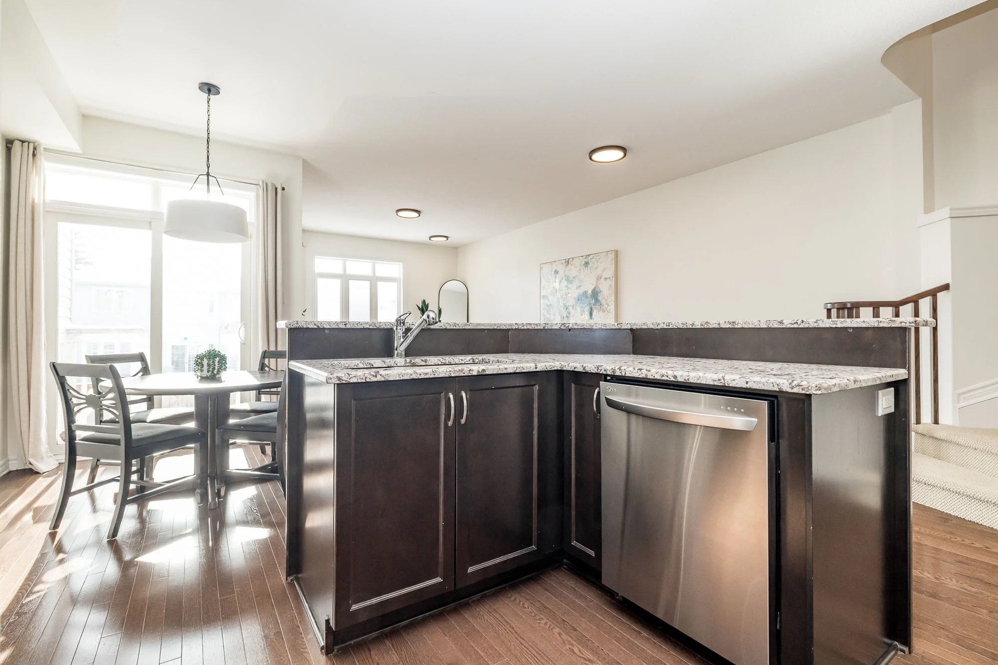 344 Kingbrook_019.jpg