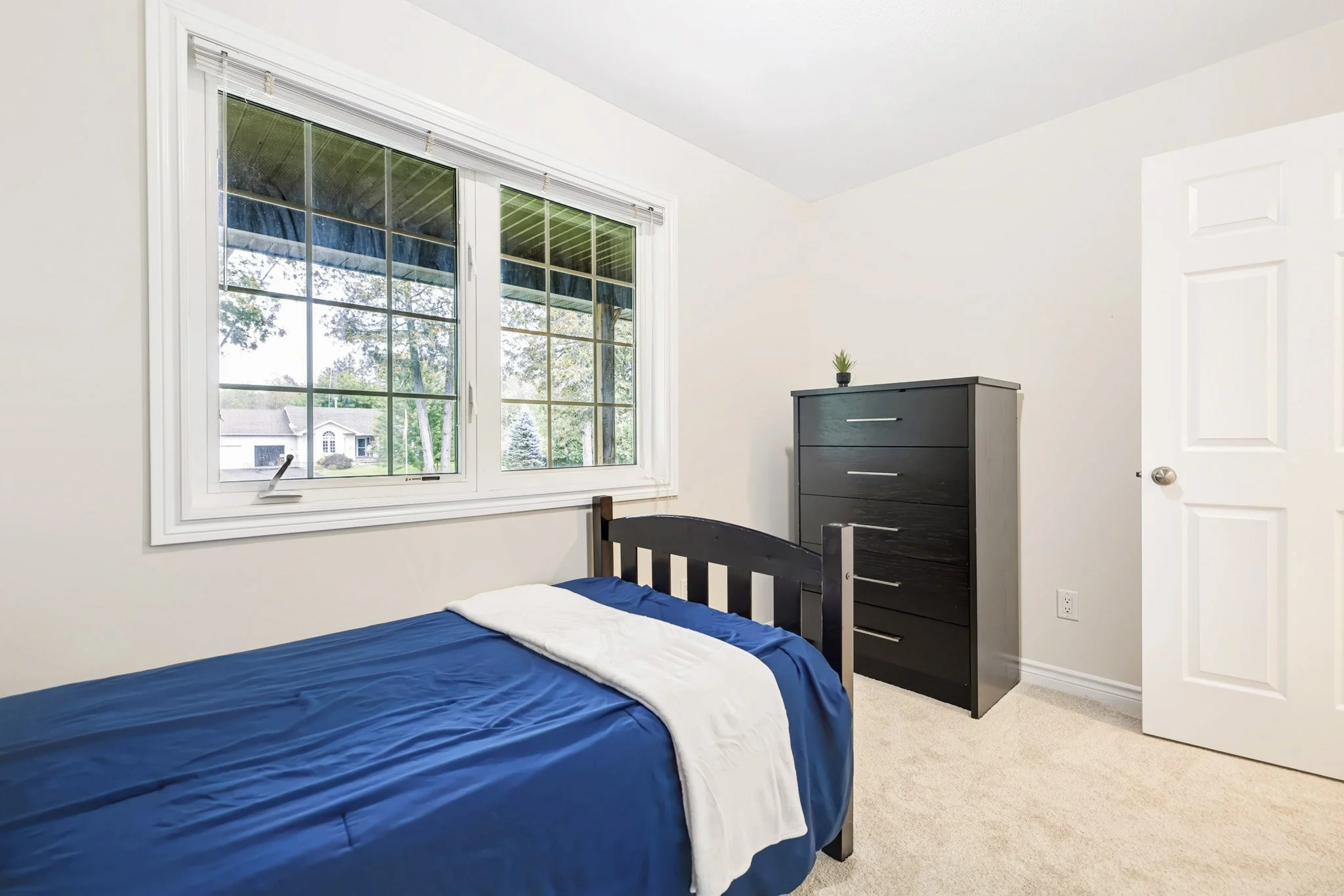 44 Meadowglen_0041.jpg