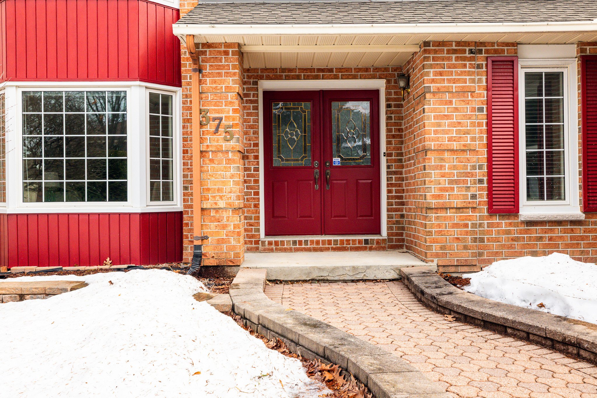 375 River Ridge_007.jpg