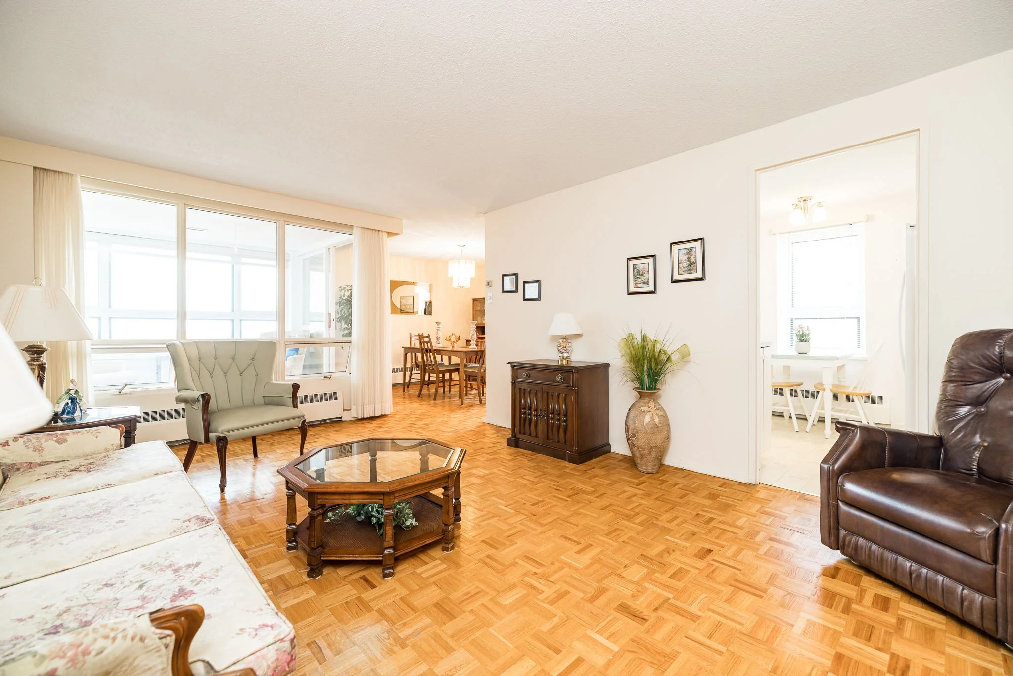 1356 Meadowlands 701_018.jpg