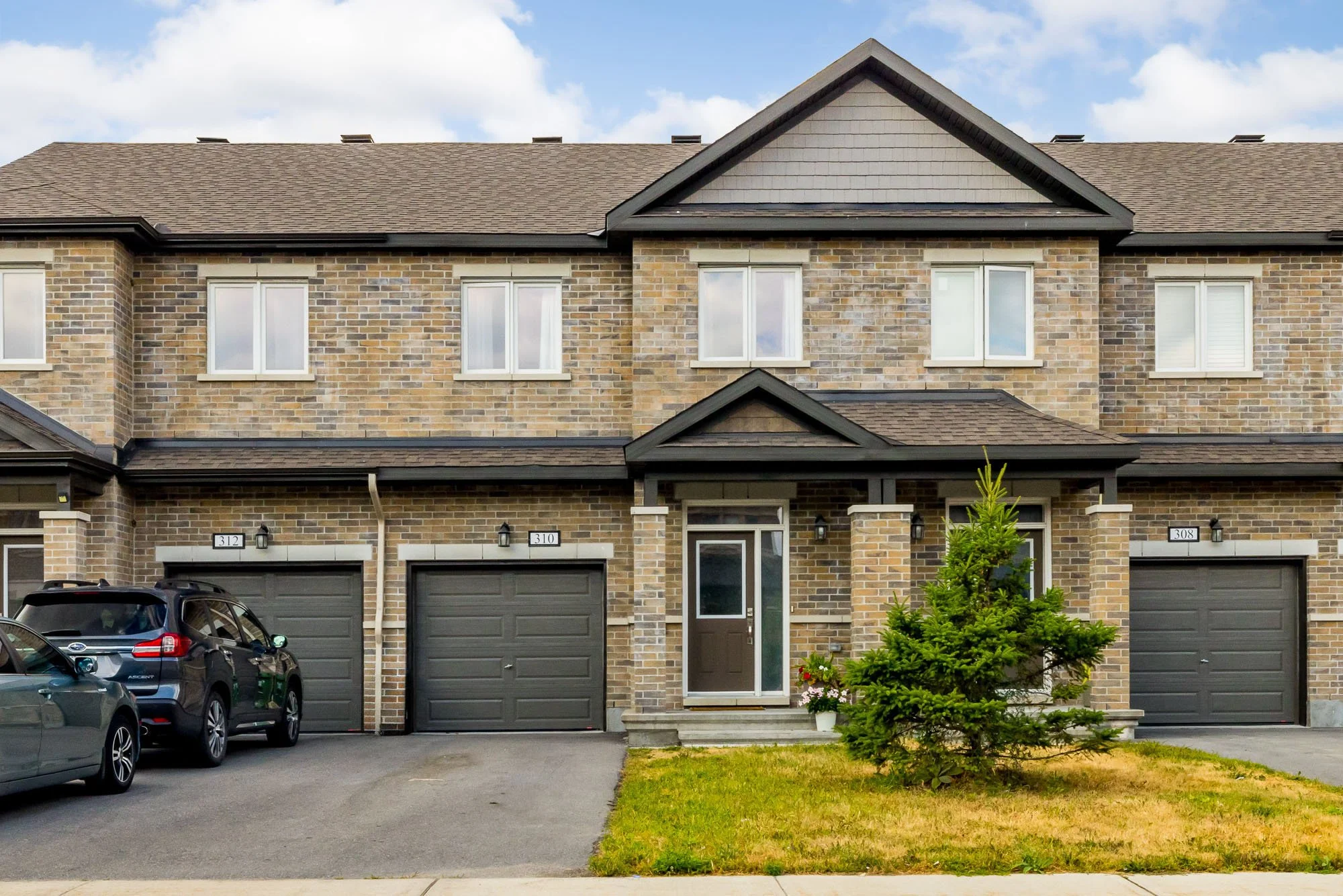 310 Livery Ext_001.jpg