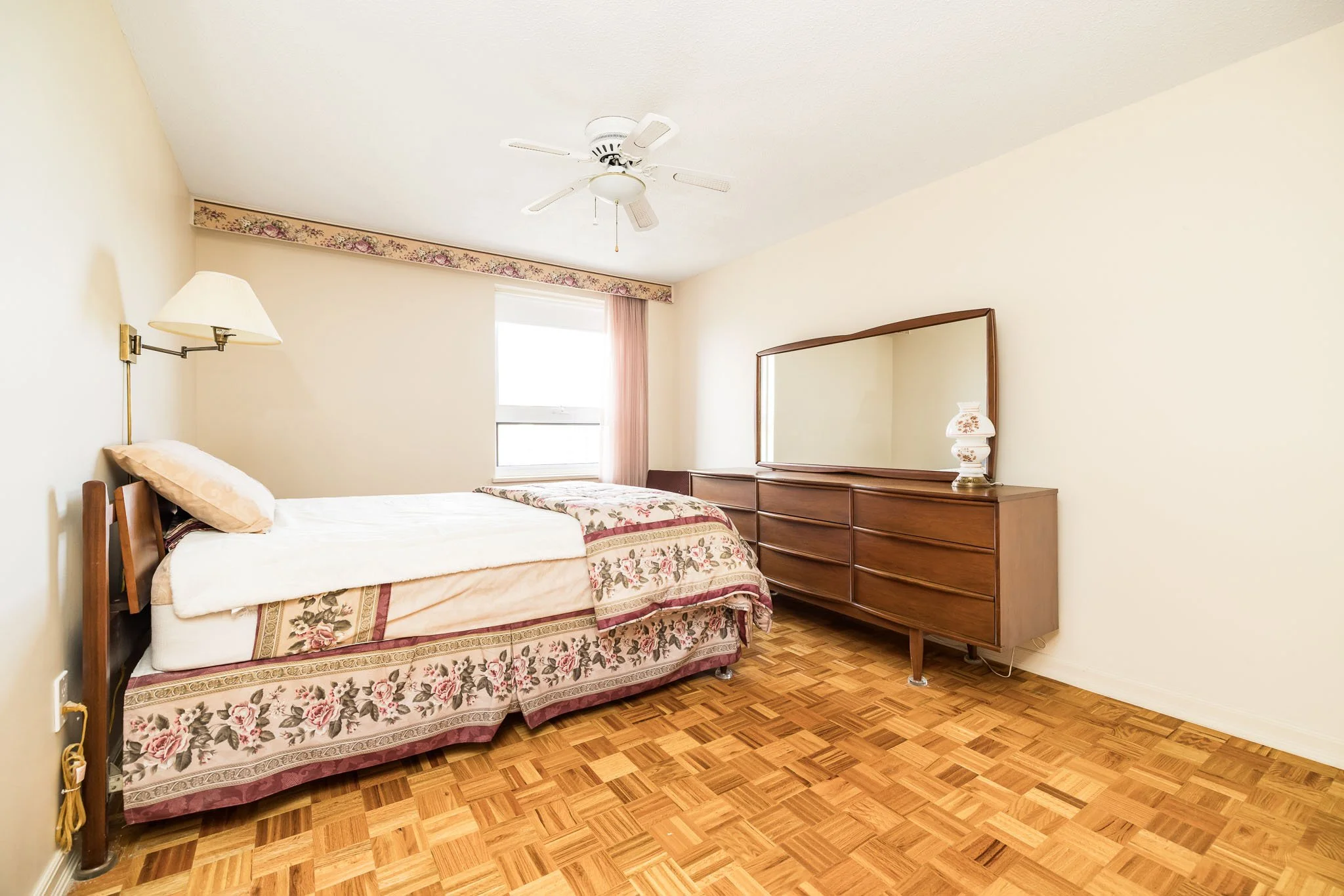 1356 Meadowlands 701_029.jpg