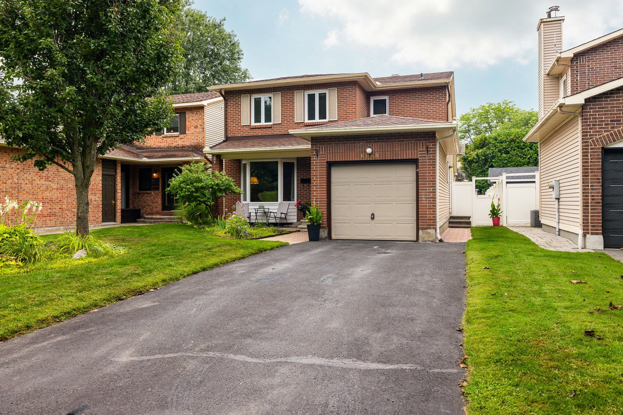 6068 Ridgelea_0007.jpg