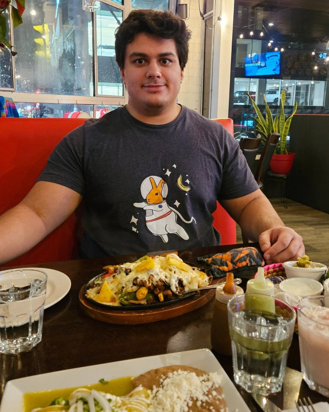 Saturday night at Mi Casa ✨
Good food. Good company. Full tables. 

#micasamexicana
#vancouvereats
#vancouverfood
#mexicanfoodvancouver
#vancitydining
#weekendvibes