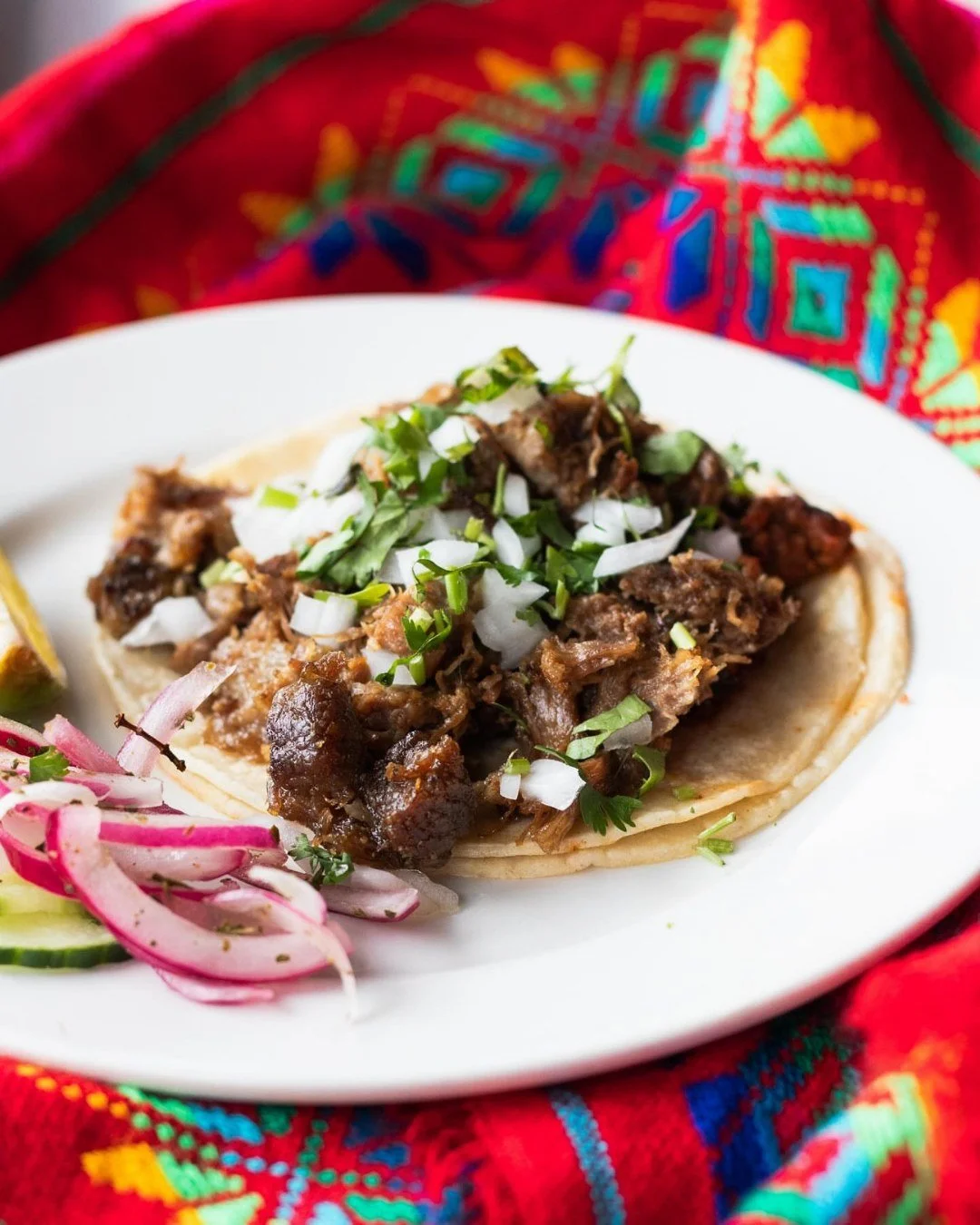 taco campechano 🔥
suadero + chorizo 

#vancouvereats
#vancityfood
#vancouverfood
#mexicanfood
#tacos
#vancouverrestaurants
#yvrfoodie
#yvr