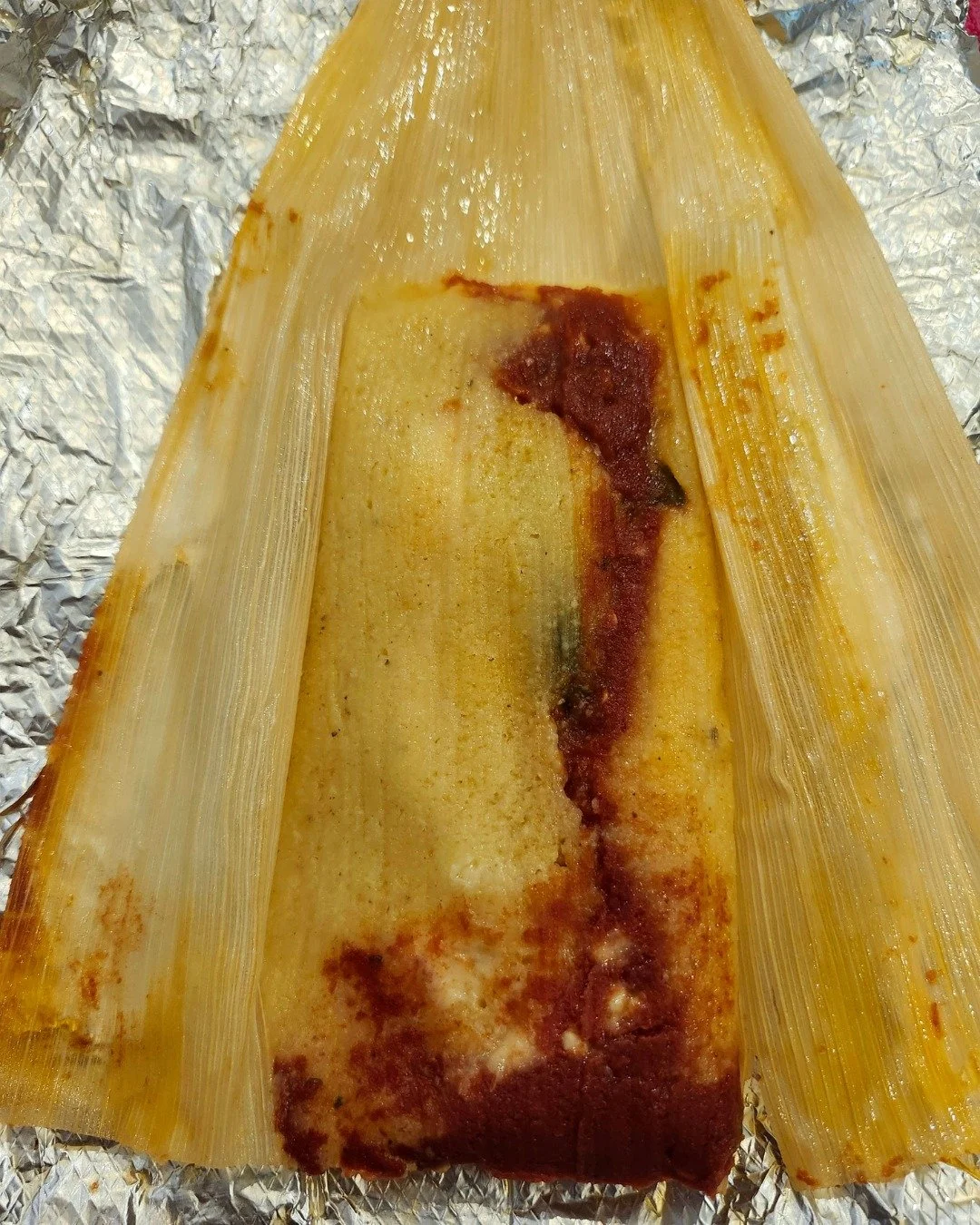 Tamales Friday 🌽

Mi Casa Mexicana started in 2018 at local farmers markets.
When the restaurant opened at the end of 2019, tamales came with us.

A favorite then, and still a favorite today. 

#vancouvereats
#vancityfood
#vancouverfood
#mexicanfood