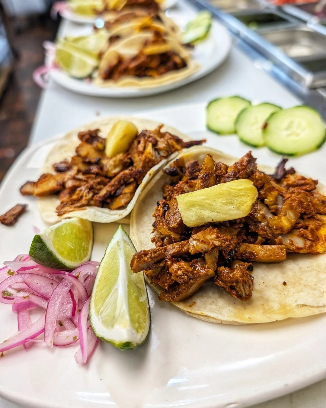 Tacos al pastor 🍍

marinated pork
grilled pineapple
fresh toppings

weekend cravings 🌮

#mexicanfood
#tacos
#tacosalpastor
#yvreats
#vancouvereats
#eatlocal