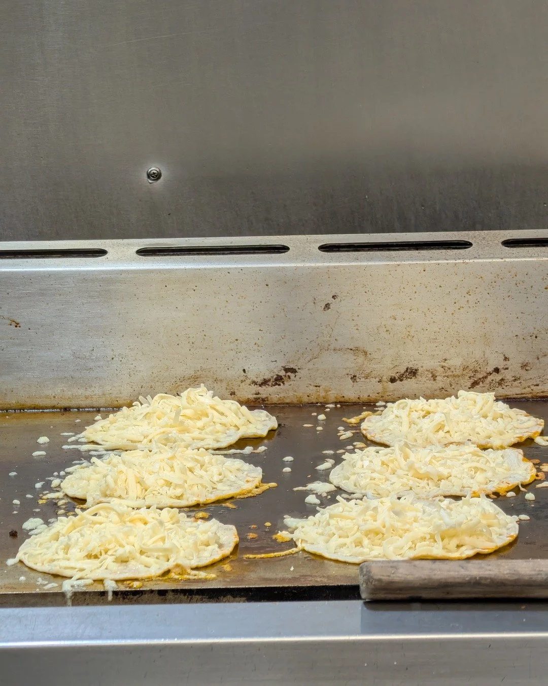 Quesadilla Wednesday 🔥
Cheesy, crispy, made fresh all day.