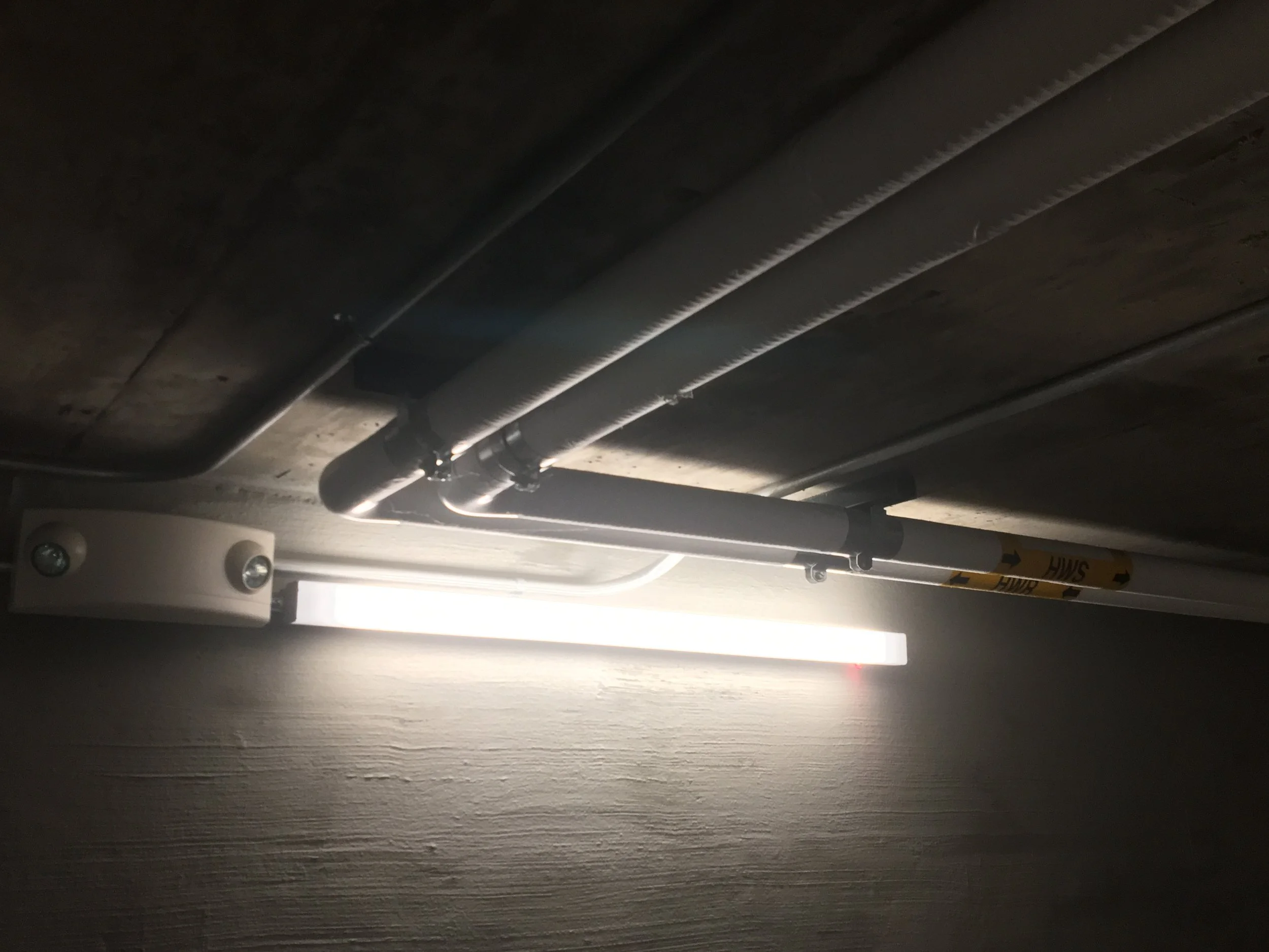 VAC light and tubes IMG_4952.JPG