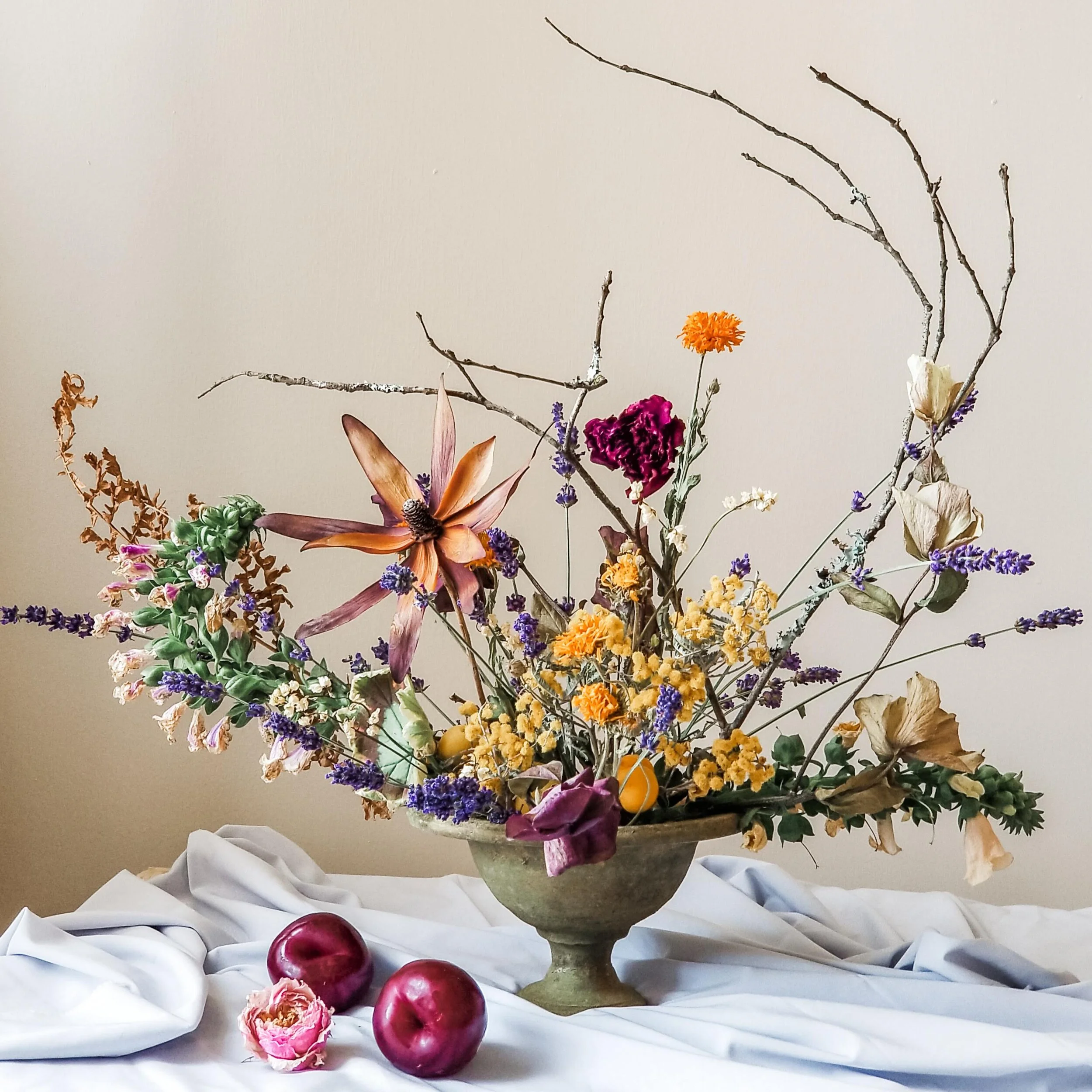Dried flower arrangement