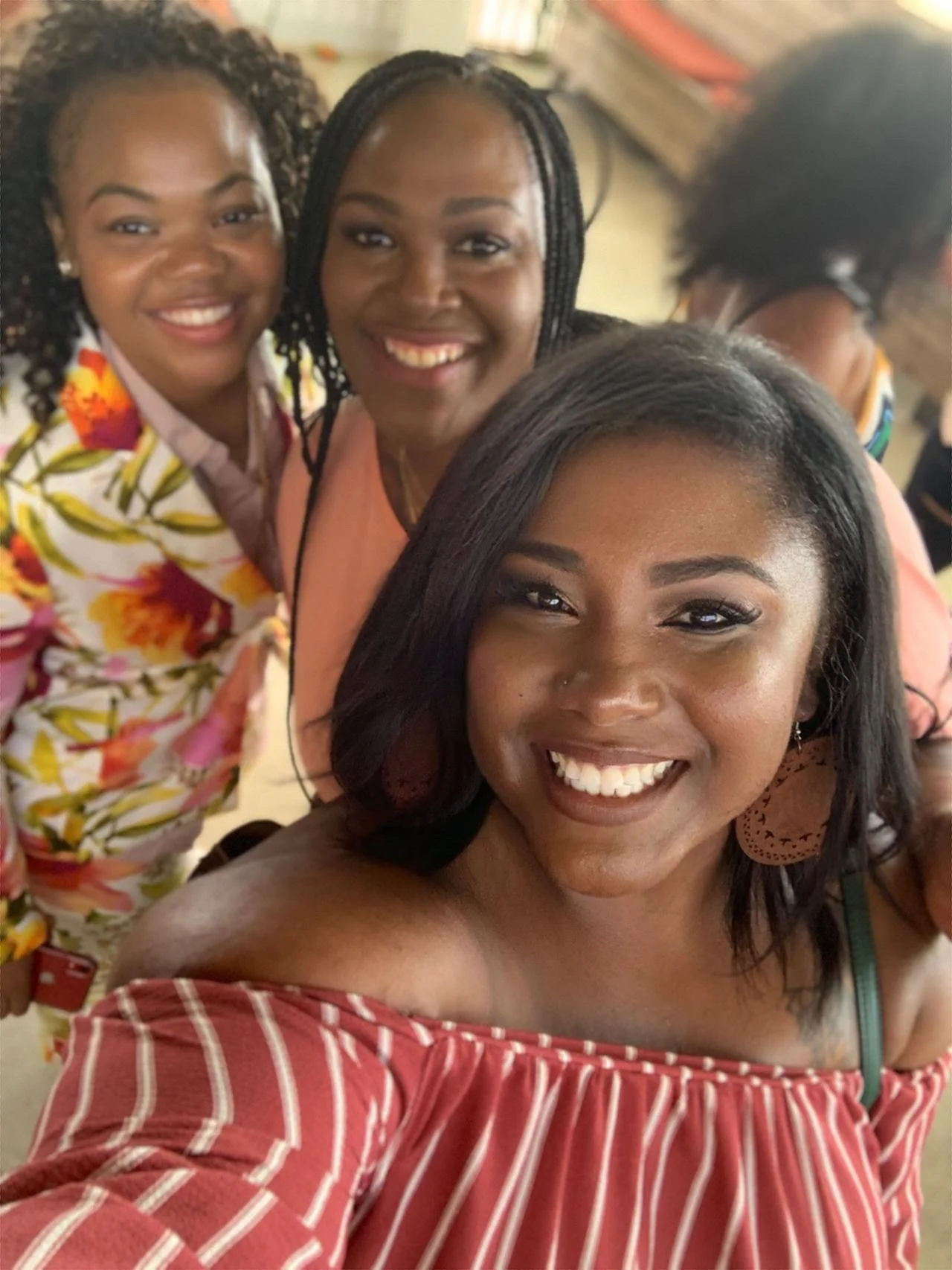 Pictured back to front: Jerrika: Founder of Lavish Touch Photos. Instagram: @lavishtouchphotos Antinese: Licensed Esthetician and owner of Glam Beauty Bar & Spa. Instagram: @glambeautybar_spa Me!