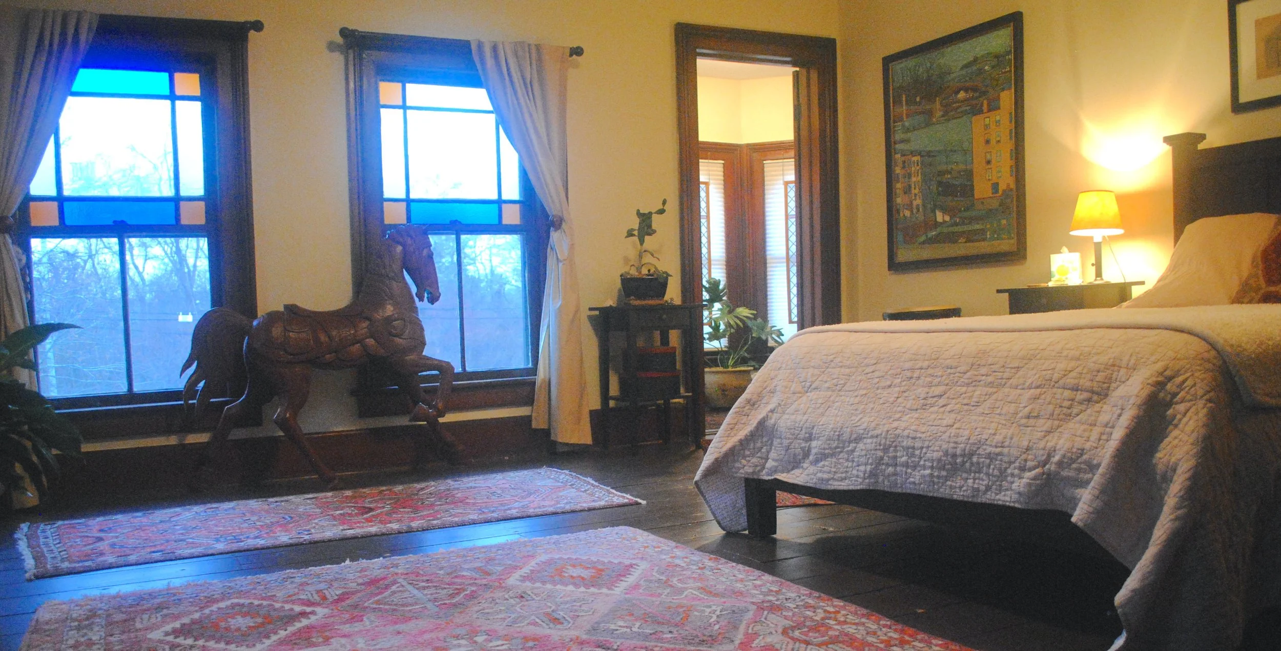 22 Master Bed 1.jpg