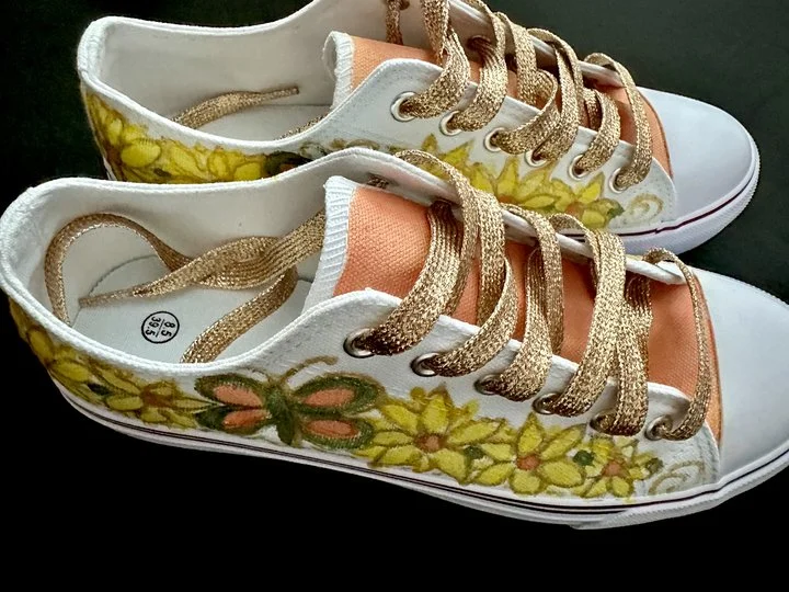 ButterflyFlowerWhiteSneakers01 2.jpg