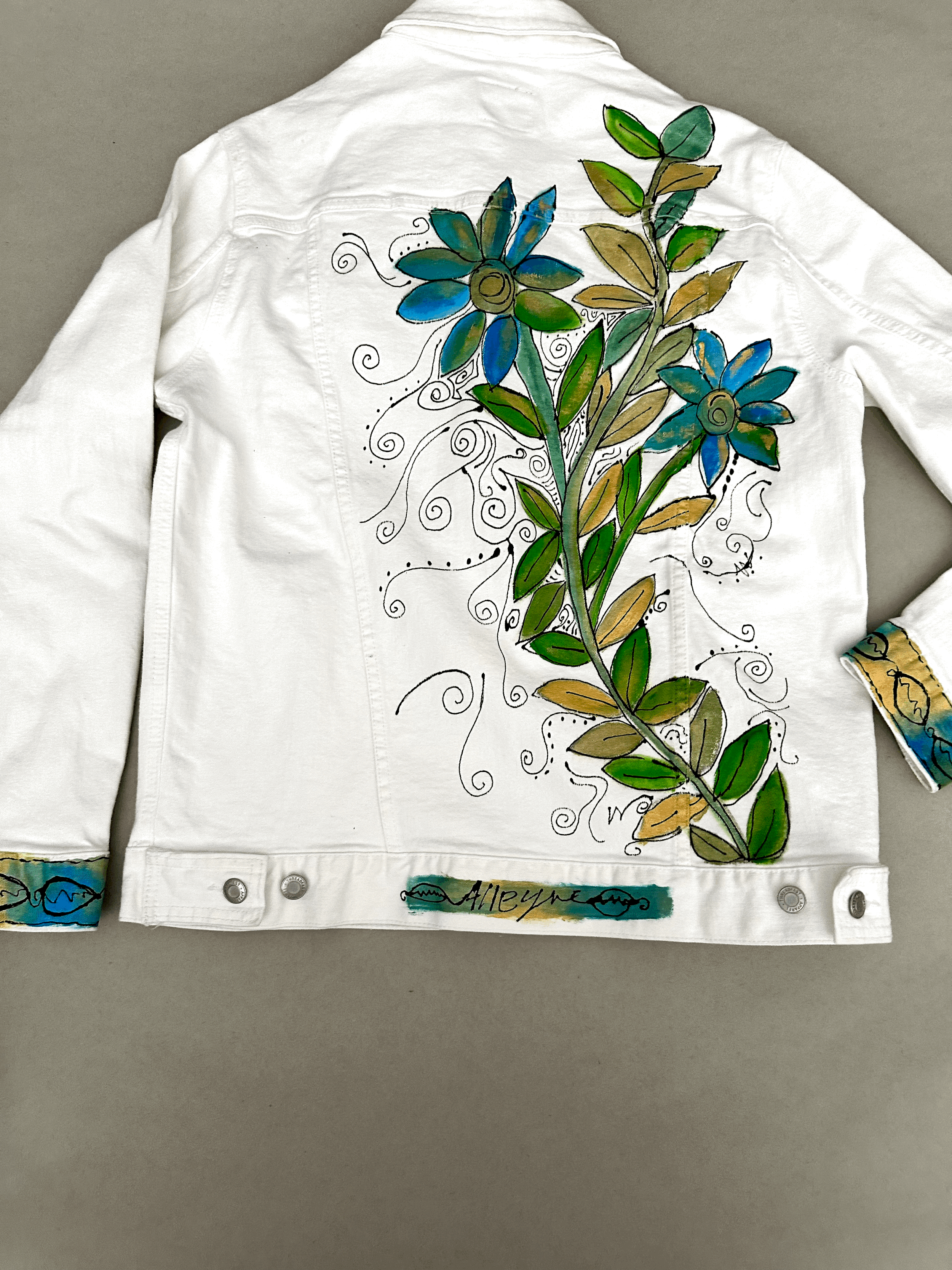 Green Leaves, Blue Flowers