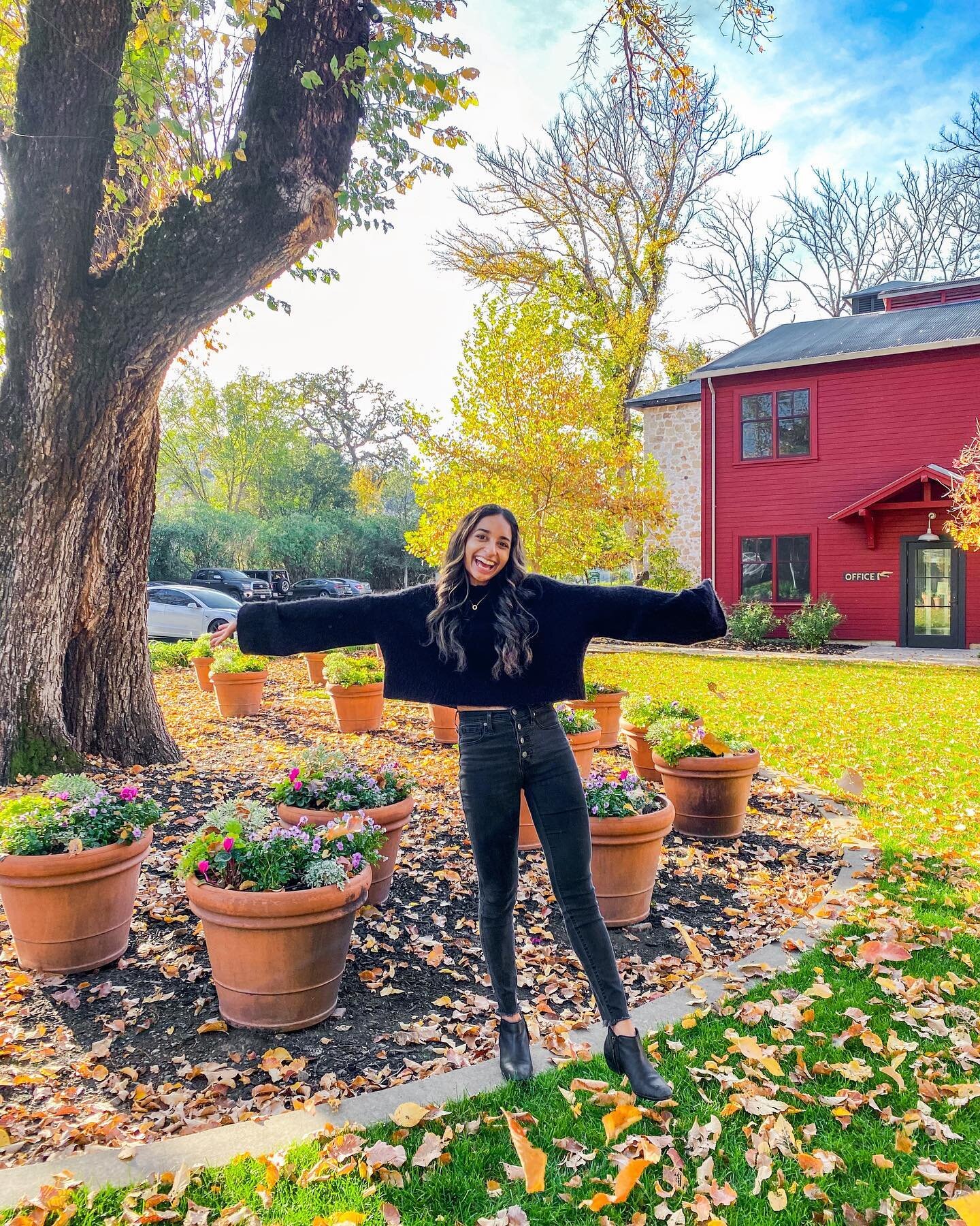 seasons?! falling for ya, autumn🍁

Fall reminds us to ground down, let go, and lean into the offerings of this season. December can bring what seems like a million things to do between various holidays and celebrations, finals week for all of us who